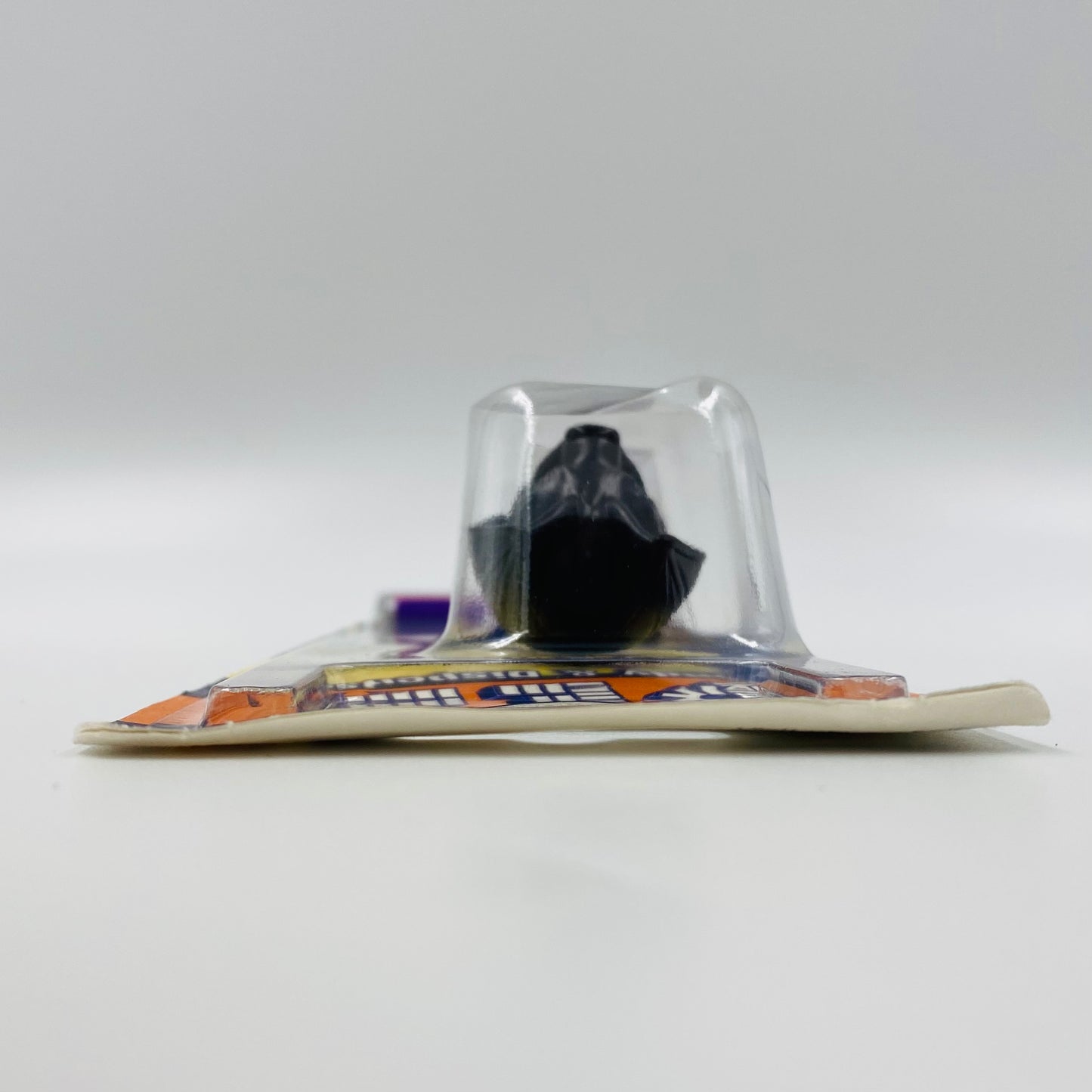 Halloween Glow-In-The-Dark Vampire Bat PEZ dispenser (2009) carded 5.9 China