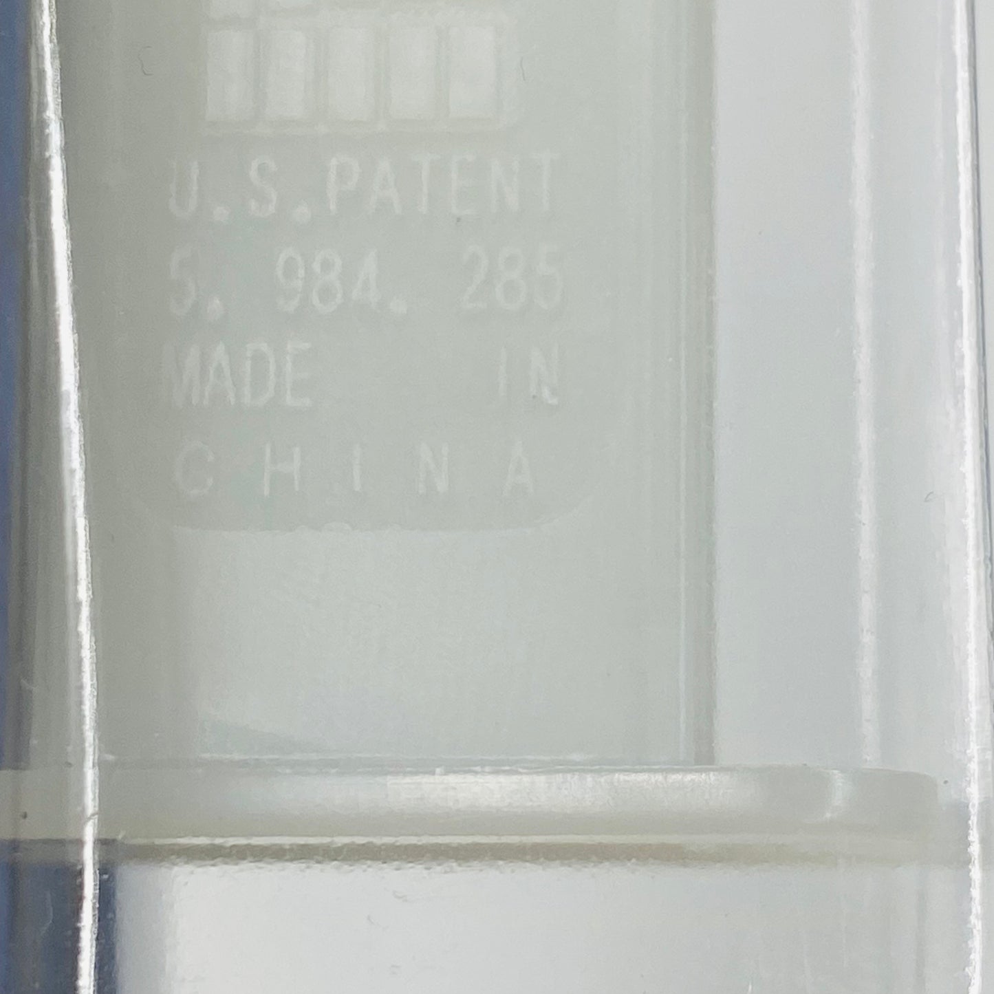 Halloween Glow-In-The-Dark Vampire Bat PEZ dispenser (2009) carded 5.9 China