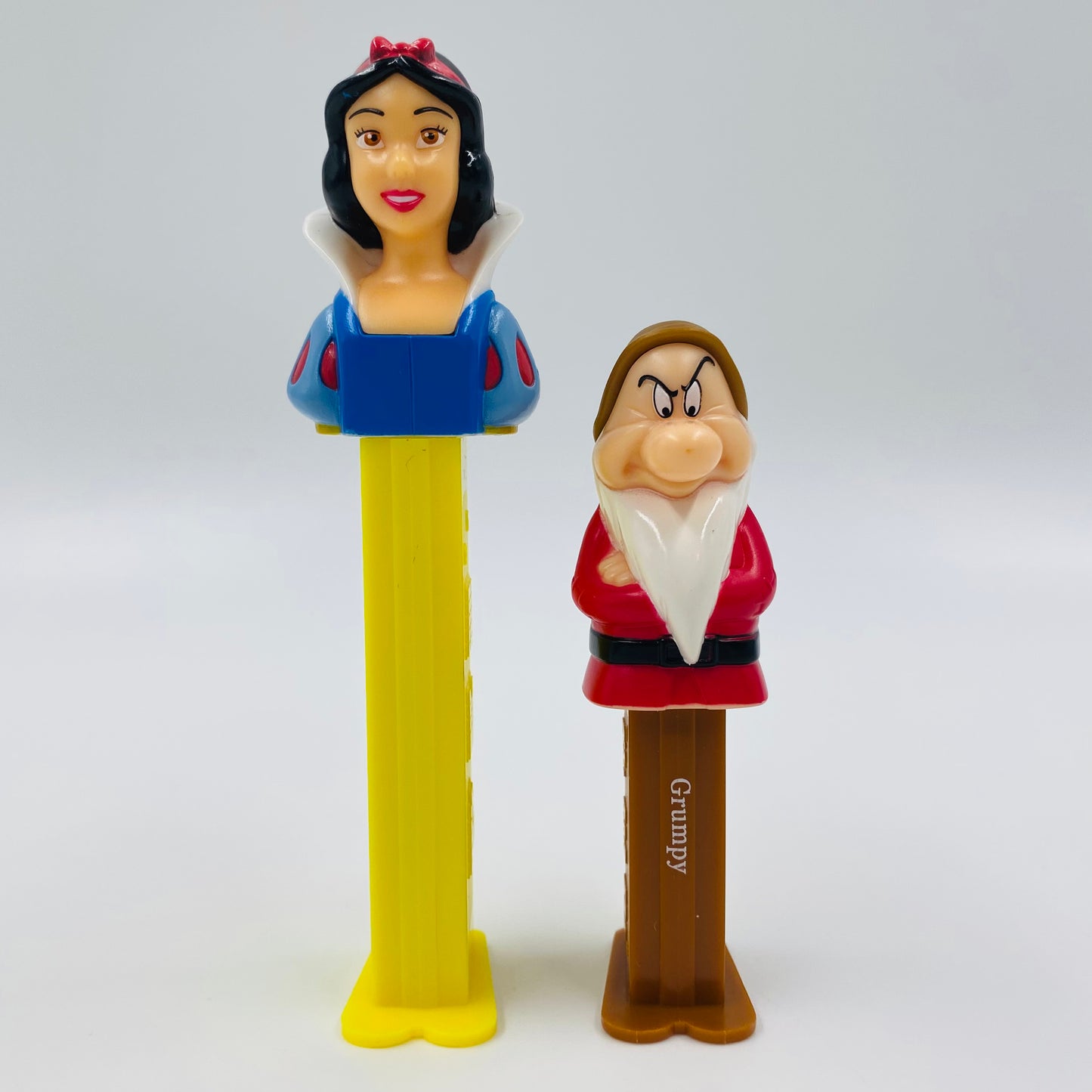 Disney Princess Snow White and the Seven Dwarfs complete set of 4 PEZ dispensers (2010) loose