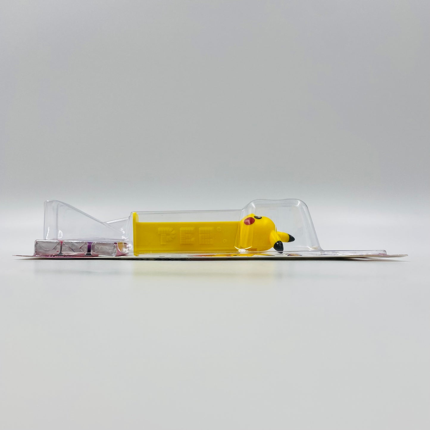 Pokemon Pikachu PEZ dispenser (2019) carded 7.5 China