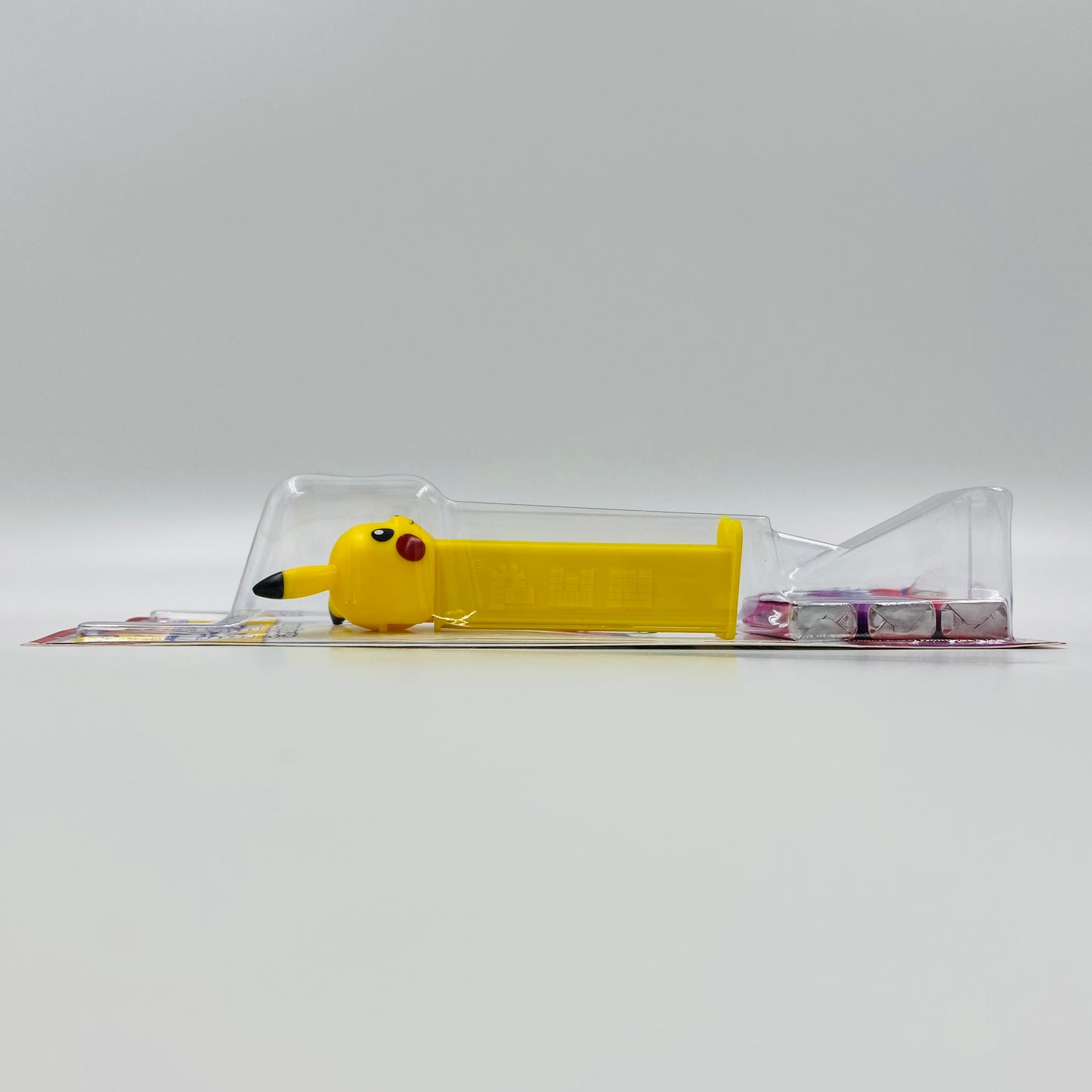 Pokemon Pikachu PEZ dispenser (2019) carded 7.5 China