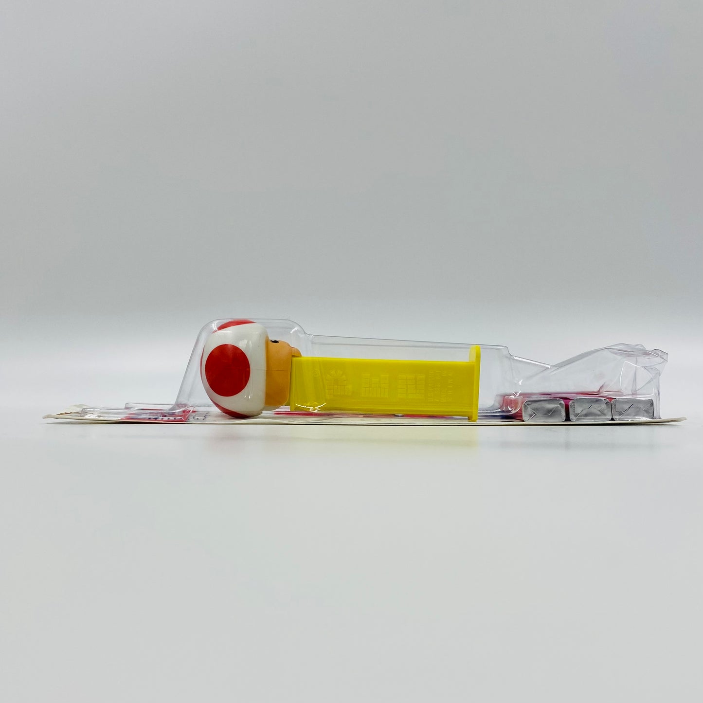 Super Mario Toad (nude neck) PEZ dispenser (2013) carded 7.5 China