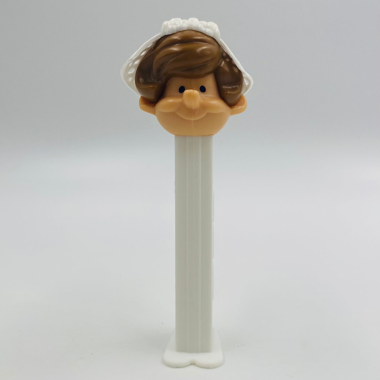 PEZ Bride (light skin tone/brown hair) PEZ dispenser (2001) loose 5.9 Hungary