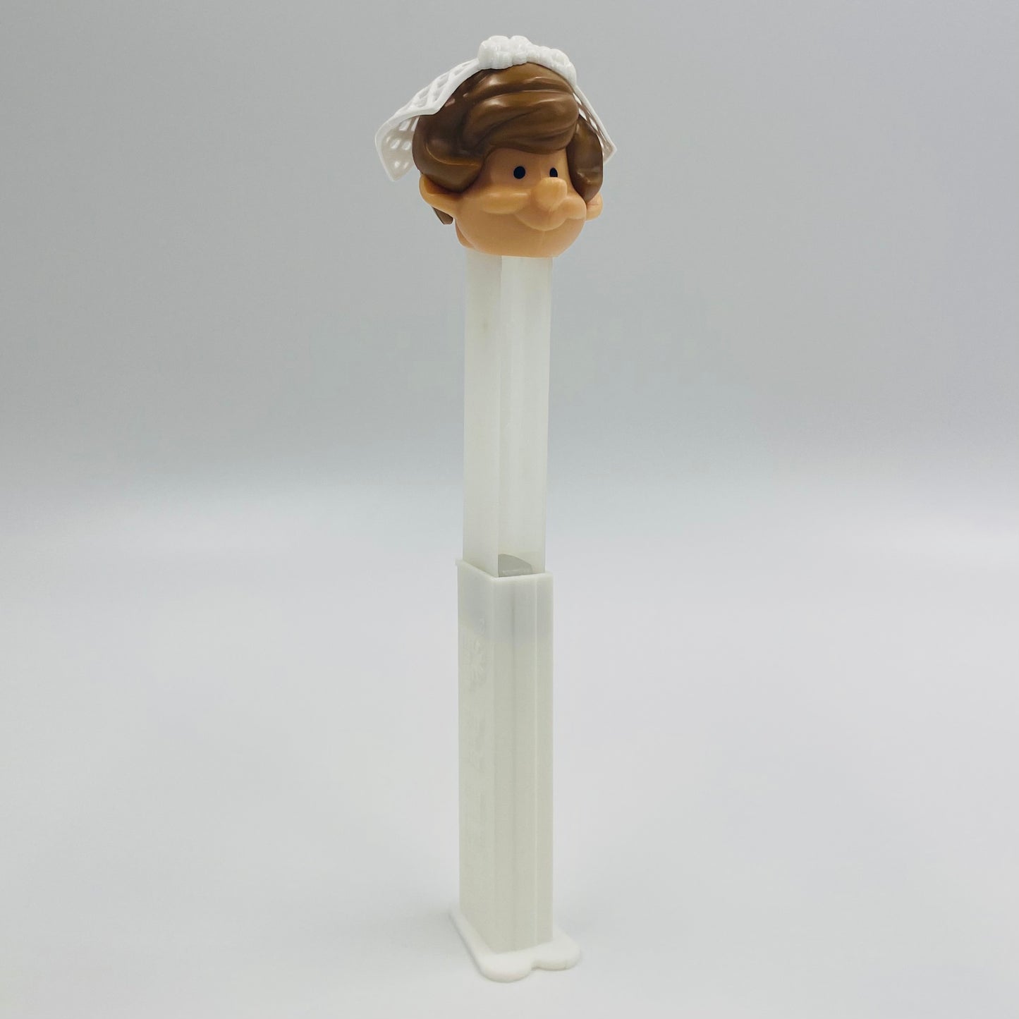 PEZ Bride (light skin tone/brown hair) PEZ dispenser (2001) loose 5.9 Hungary
