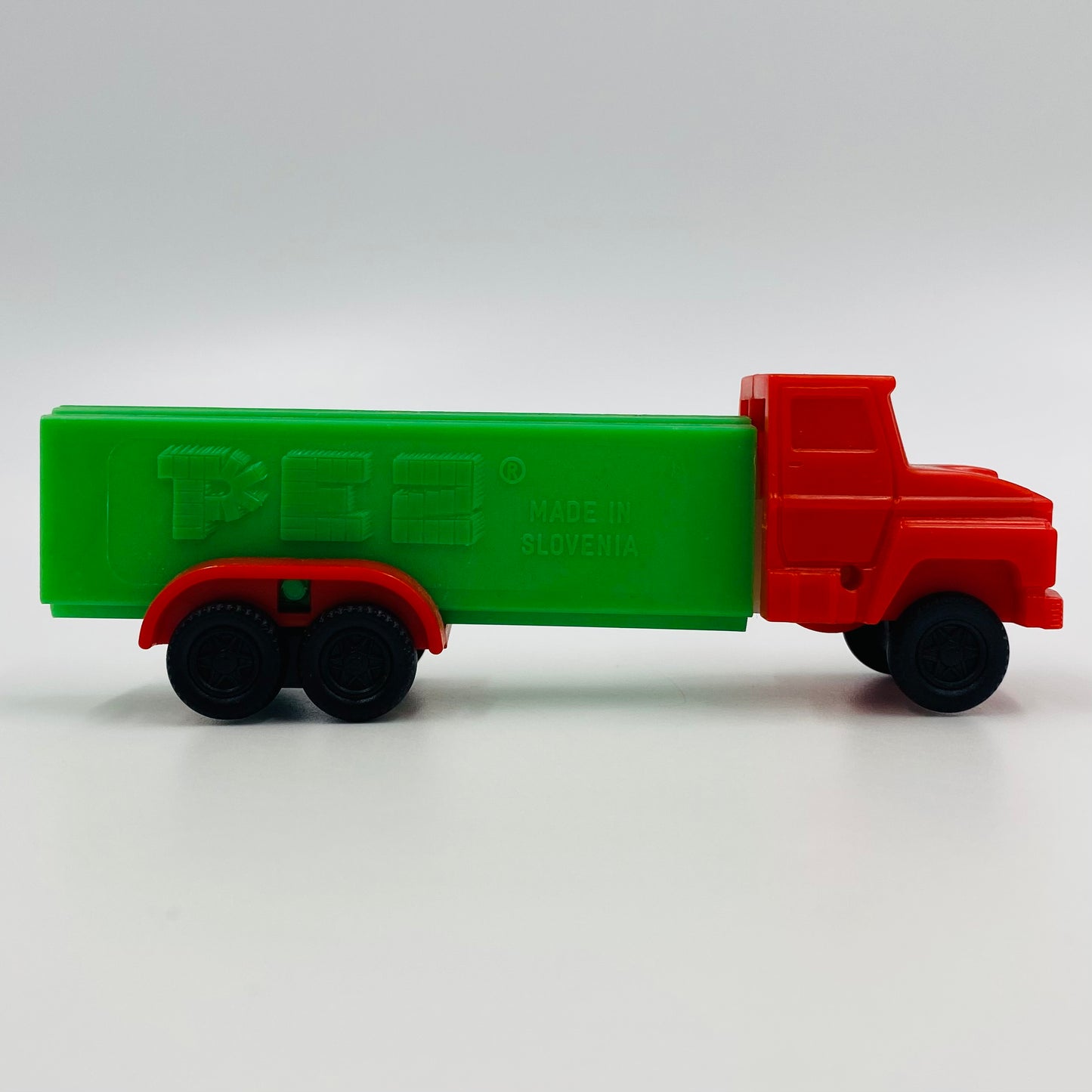 PEZ Trucks Series D R1 red cab/green trailer PEZ dispenser (1991) loose 4.9 Slovenia