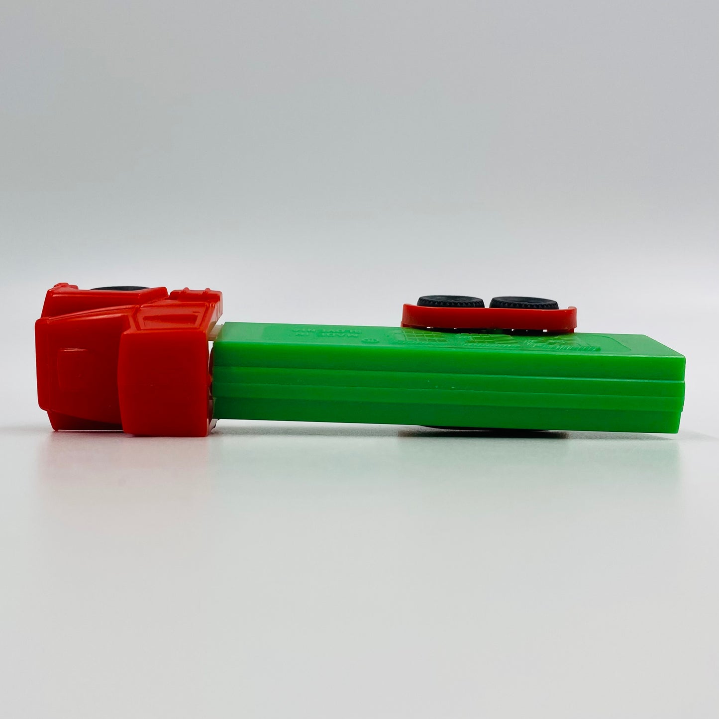 PEZ Trucks Series D R1 red cab/green trailer PEZ dispenser (1991) loose 4.9 Slovenia