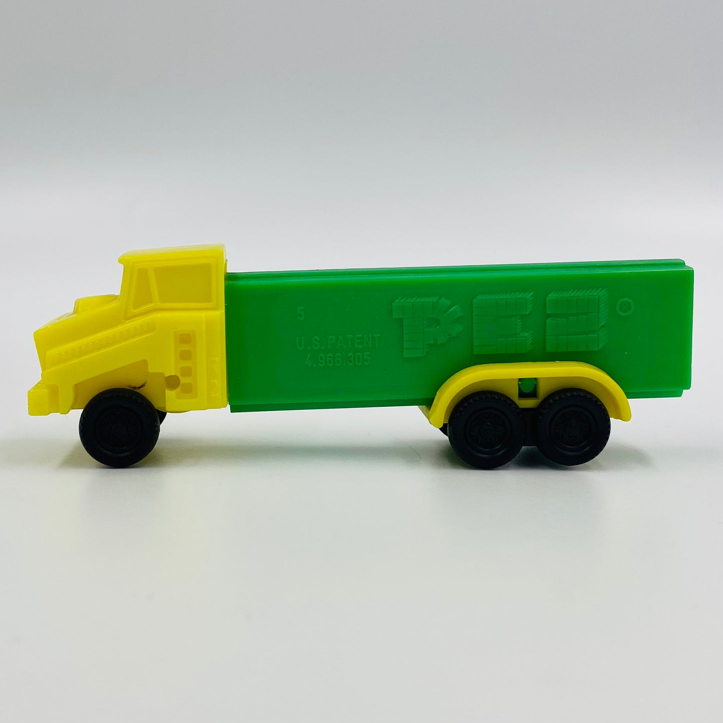 PEZ Trucks Series D R2 yellow cab/green trailer PEZ dispenser (1991) loose 4.9 Slovenia