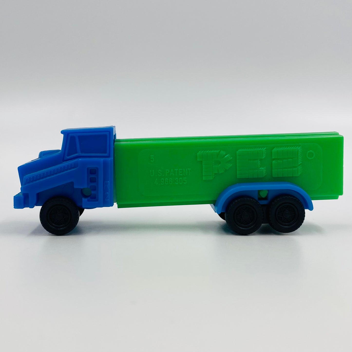 PEZ Trucks Series D R2 blue cab/green trailer PEZ dispenser (1991) loose 4.9 Slovenia