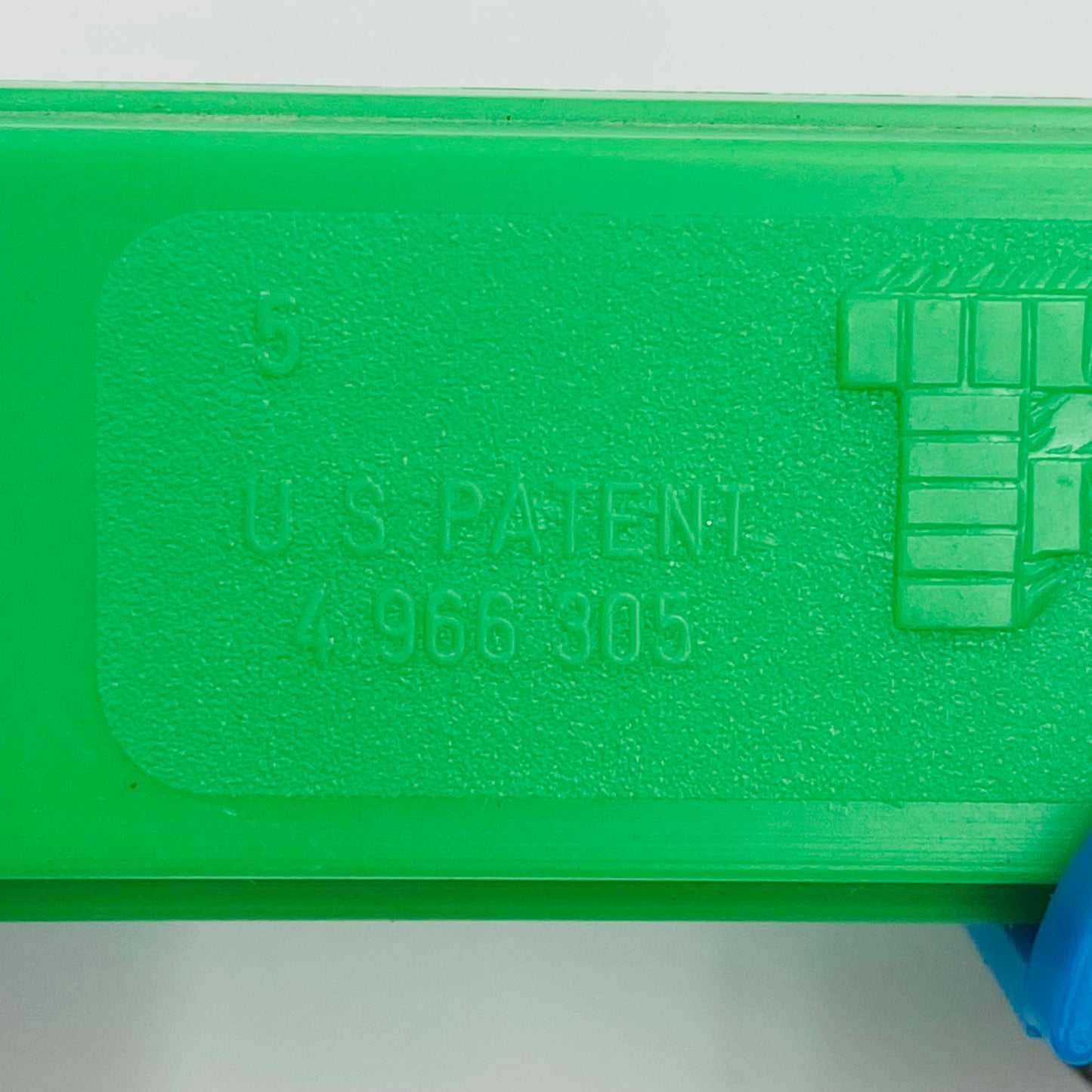 PEZ Trucks Series D R2 blue cab/green trailer PEZ dispenser (1991) loose 4.9 Slovenia