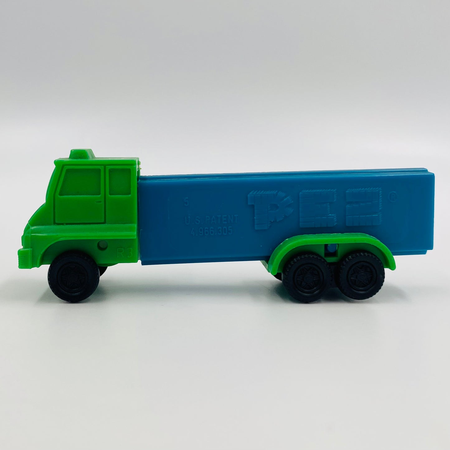PEZ Trucks Series D R3 green cab/blue trailer PEZ dispenser (1991) loose 4.9 Slovenia