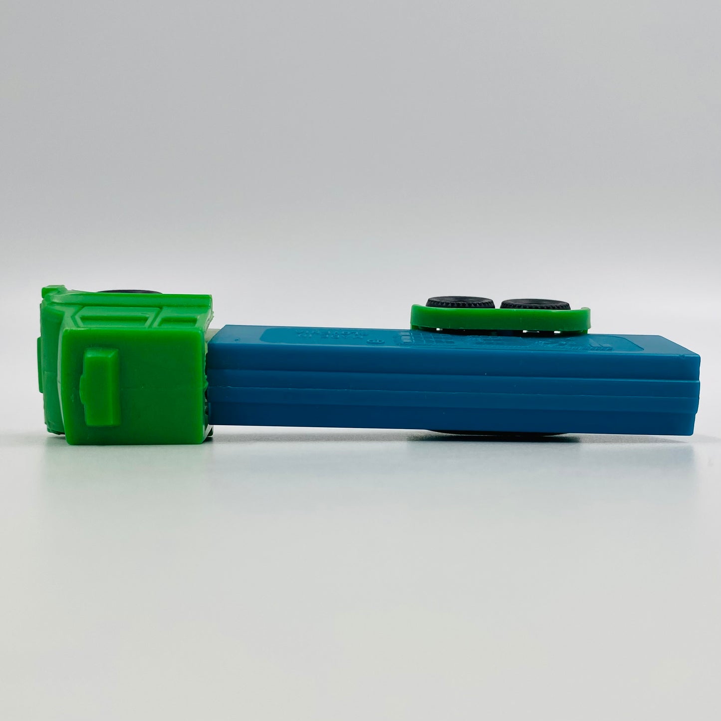 PEZ Trucks Series D R3 green cab/blue trailer PEZ dispenser (1991) loose 4.9 Slovenia