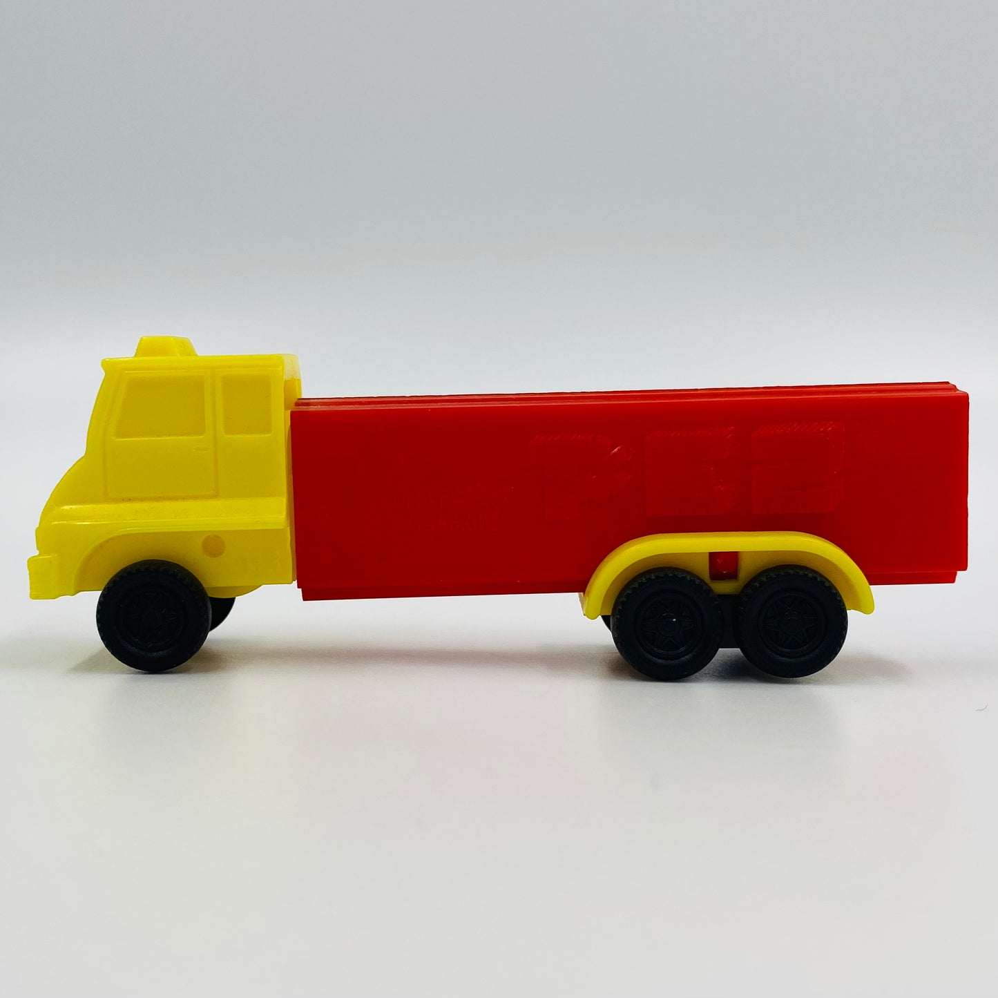 PEZ Trucks Series D R3 yellow cab/red trailer PEZ dispenser (1991) loose 4.9 Slovenia