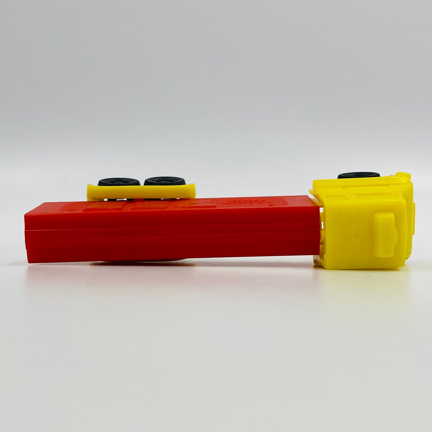 PEZ Trucks Series D R3 yellow cab/red trailer PEZ dispenser (1991) loose 4.9 Slovenia