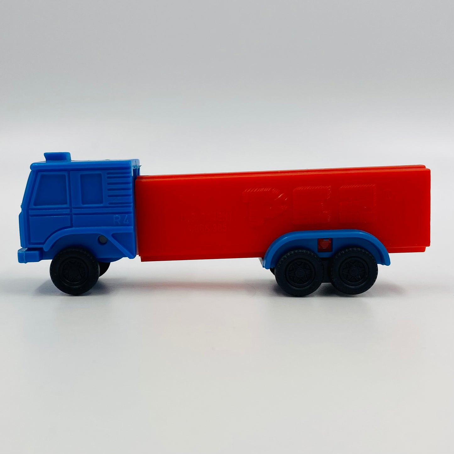 PEZ Trucks Series D R4 blue cab/red trailer PEZ dispenser (1991) loose 4.9 Slovenia