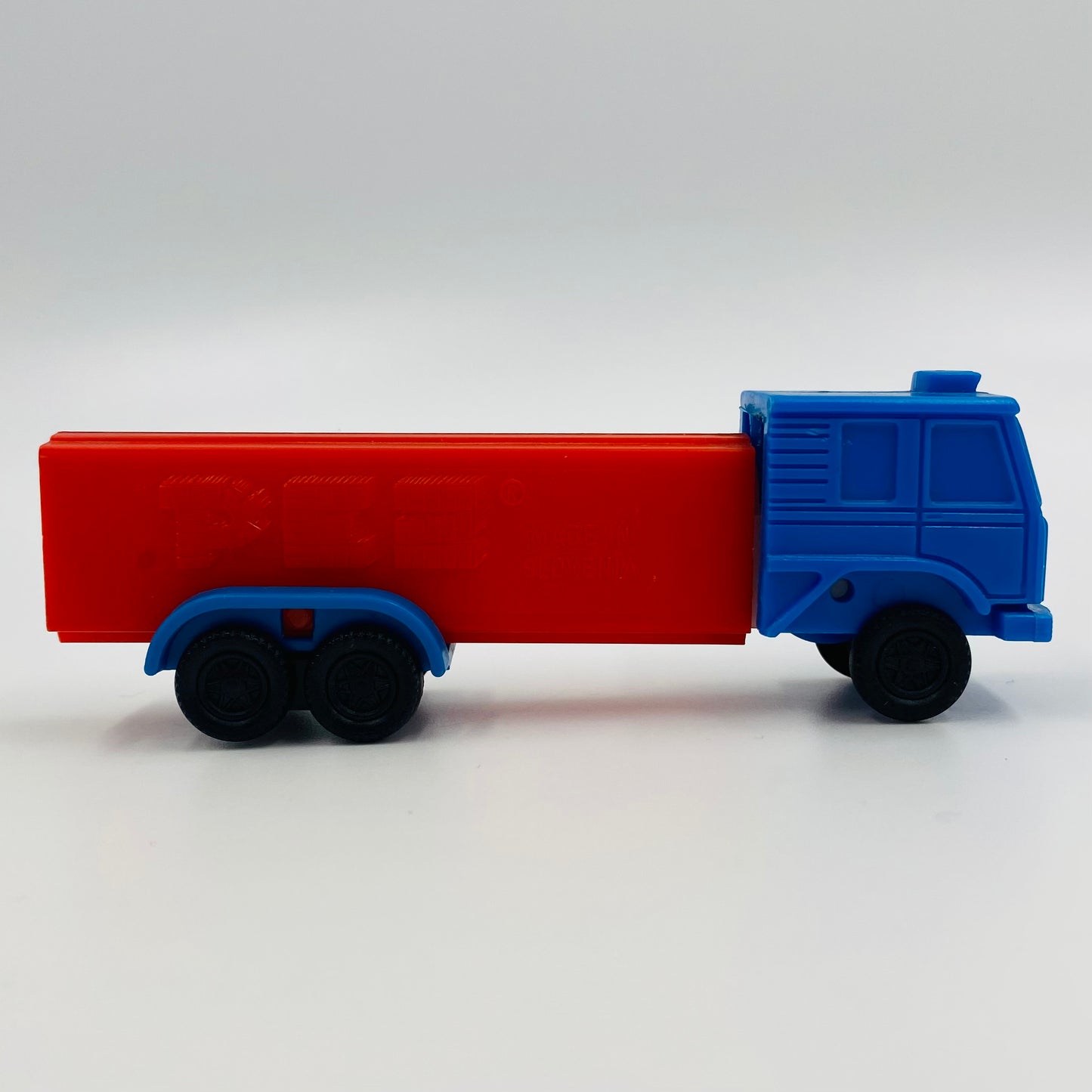 PEZ Trucks Series D R4 blue cab/red trailer PEZ dispenser (1991) loose 4.9 Slovenia
