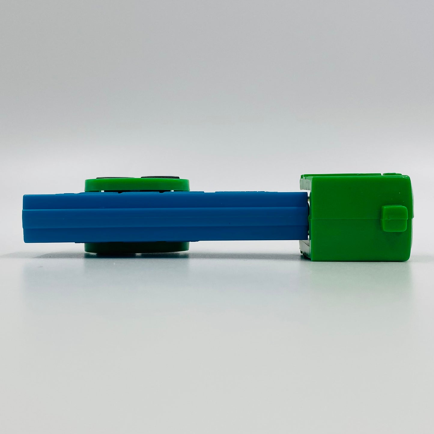 PEZ Trucks Series D R4 green cab/blue trailer PEZ dispenser (1991) loose 4.9 Yugoslavia