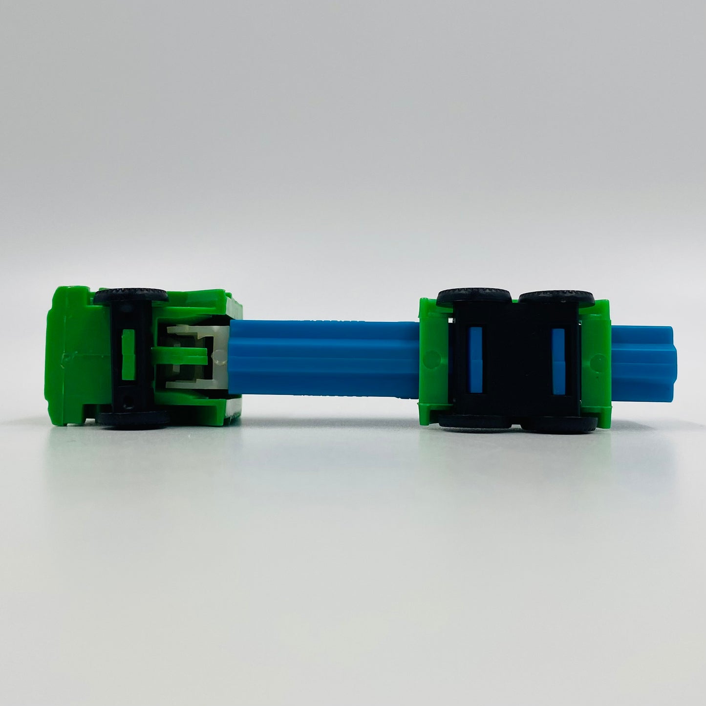 PEZ Trucks Series D R4 green cab/blue trailer PEZ dispenser (1991) loose 4.9 Yugoslavia