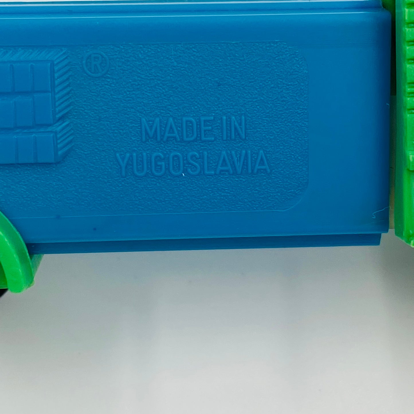 PEZ Trucks Series D R4 green cab/blue trailer PEZ dispenser (1991) loose 4.9 Yugoslavia