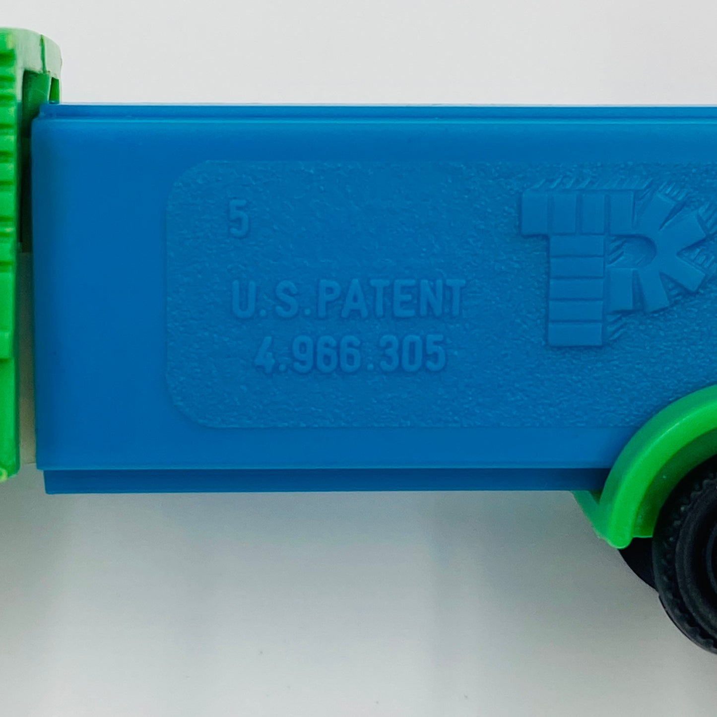 PEZ Trucks Series D R4 green cab/blue trailer PEZ dispenser (1991) loose 4.9 Yugoslavia