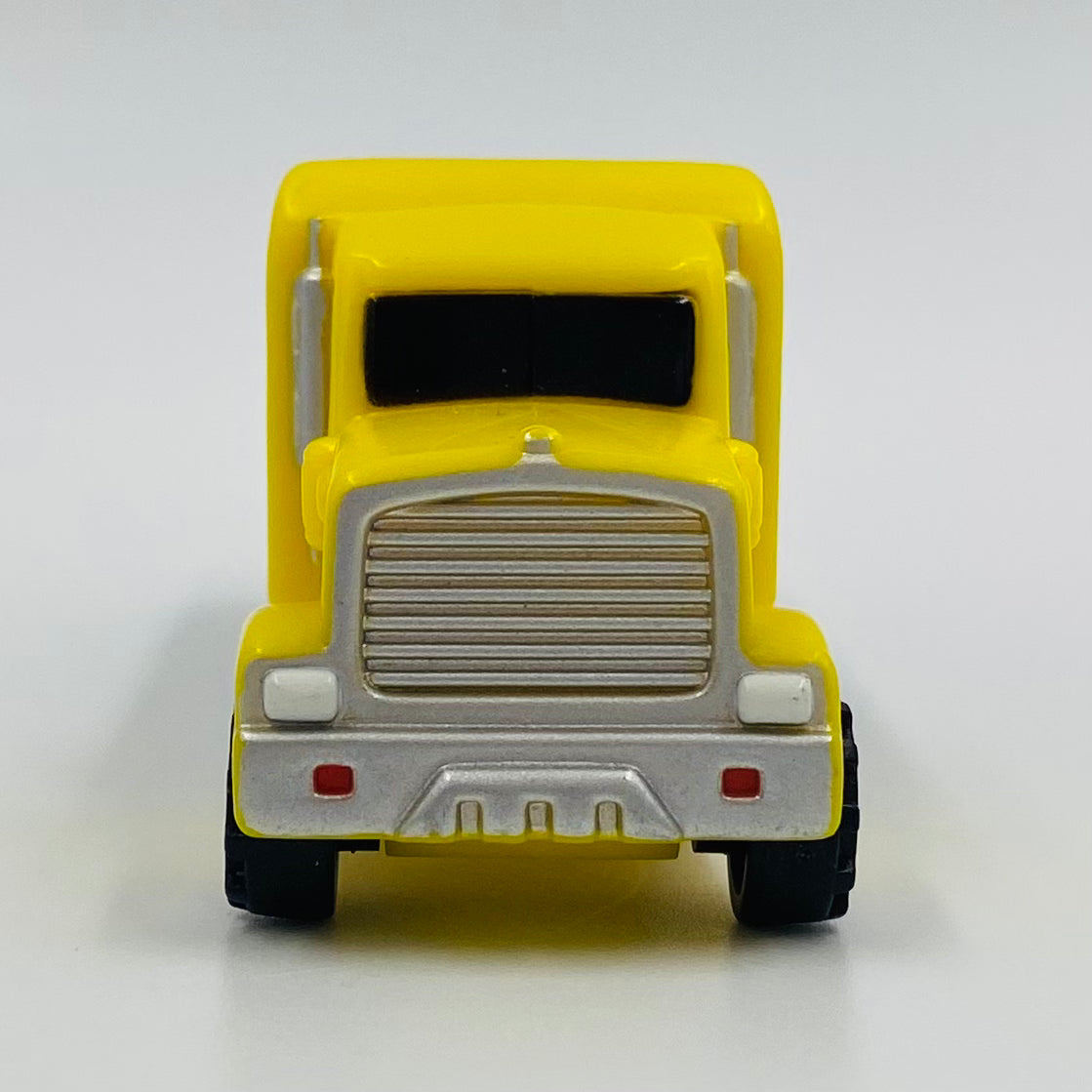 PEZ Trucks Series E yellow cab/green trailer PEZ dispenser (2004) loose 5.9 China