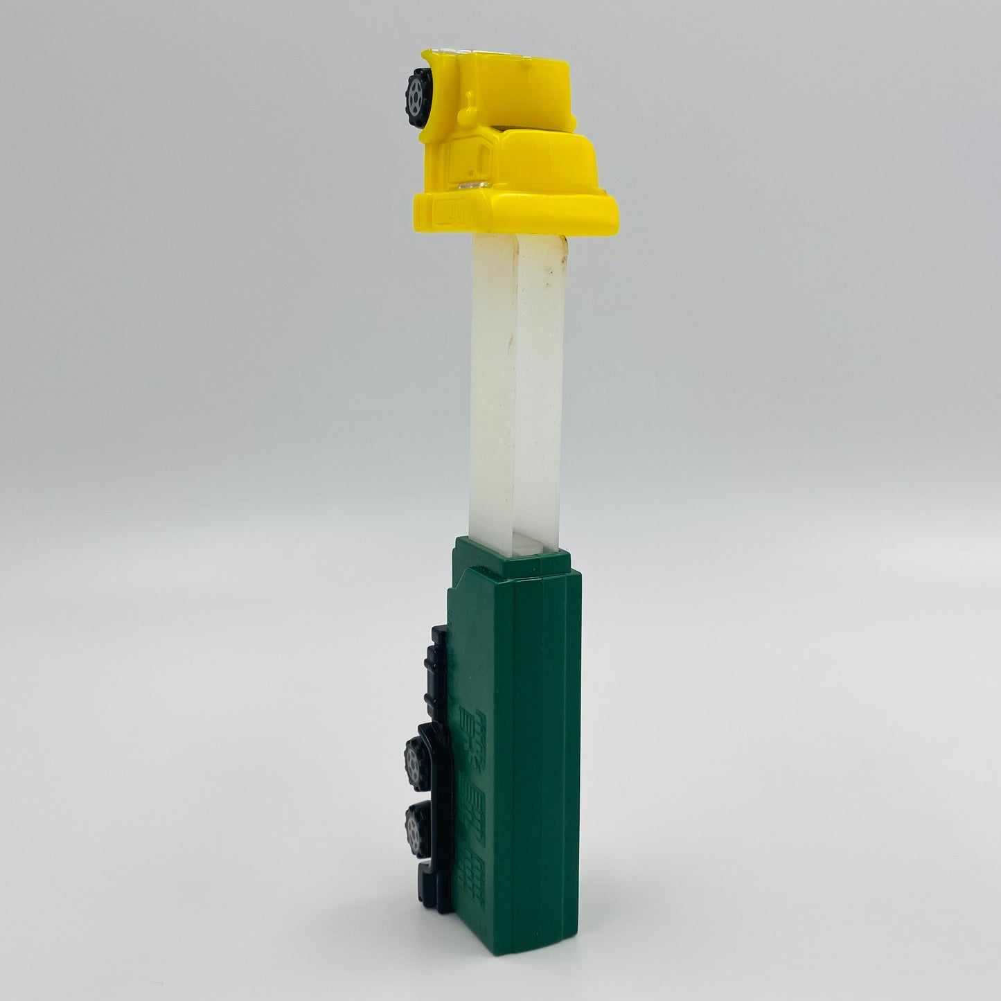 PEZ Trucks Series E yellow cab/green trailer PEZ dispenser (2004) loose 5.9 China