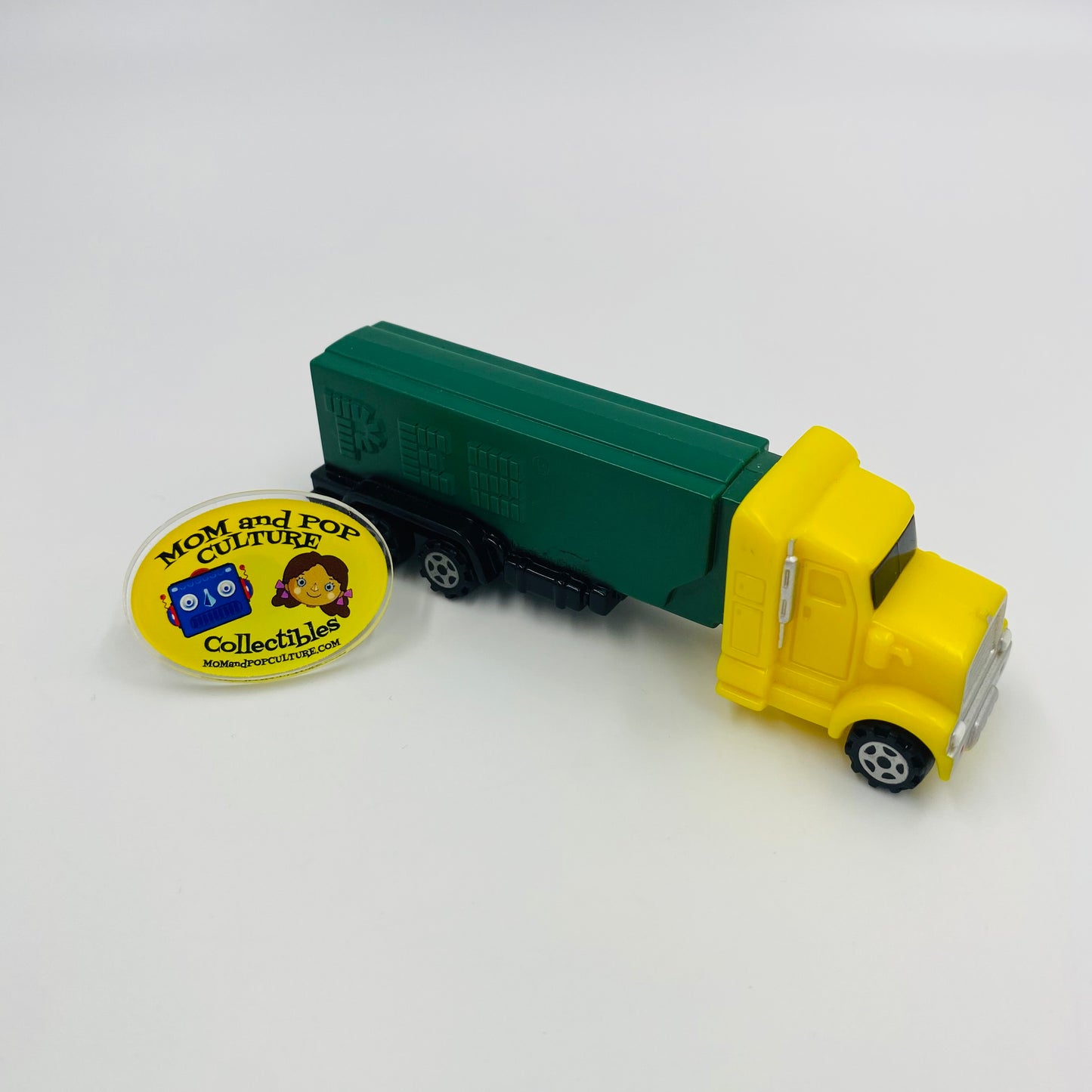 PEZ Trucks Series E yellow cab/green trailer PEZ dispenser (2004) loose 5.9 China