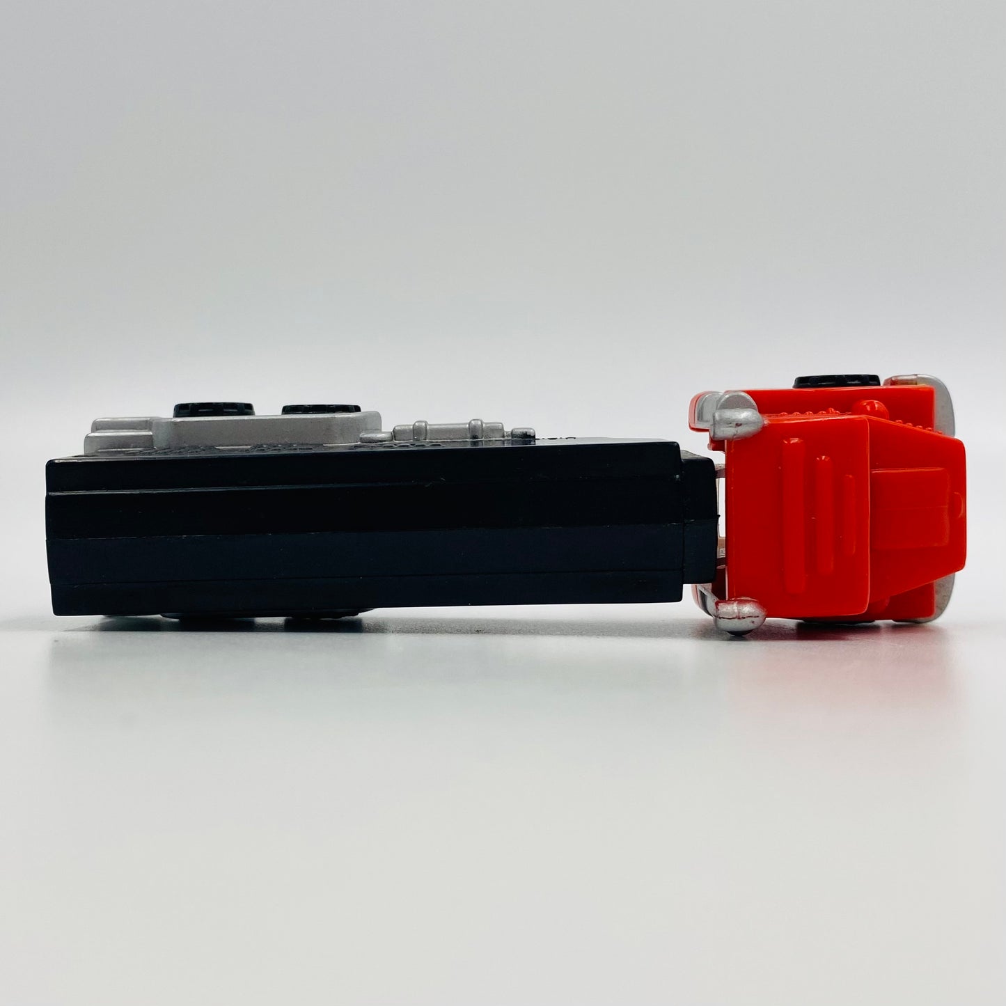 PEZ Trucks Series E red cab/black trailer PEZ dispenser (2004) loose 5.9 China