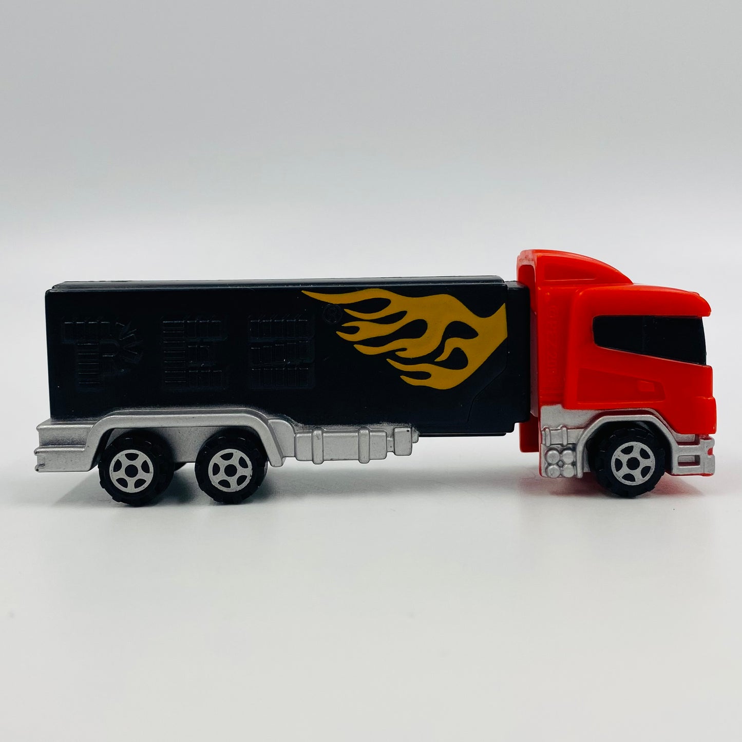 PEZ Trucks Series E red cab/black trailer PEZ dispenser (2004) loose 5.9 China
