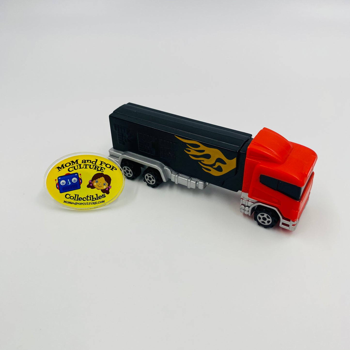 PEZ Trucks Series E red cab/black trailer PEZ dispenser (2004) loose 5.9 China