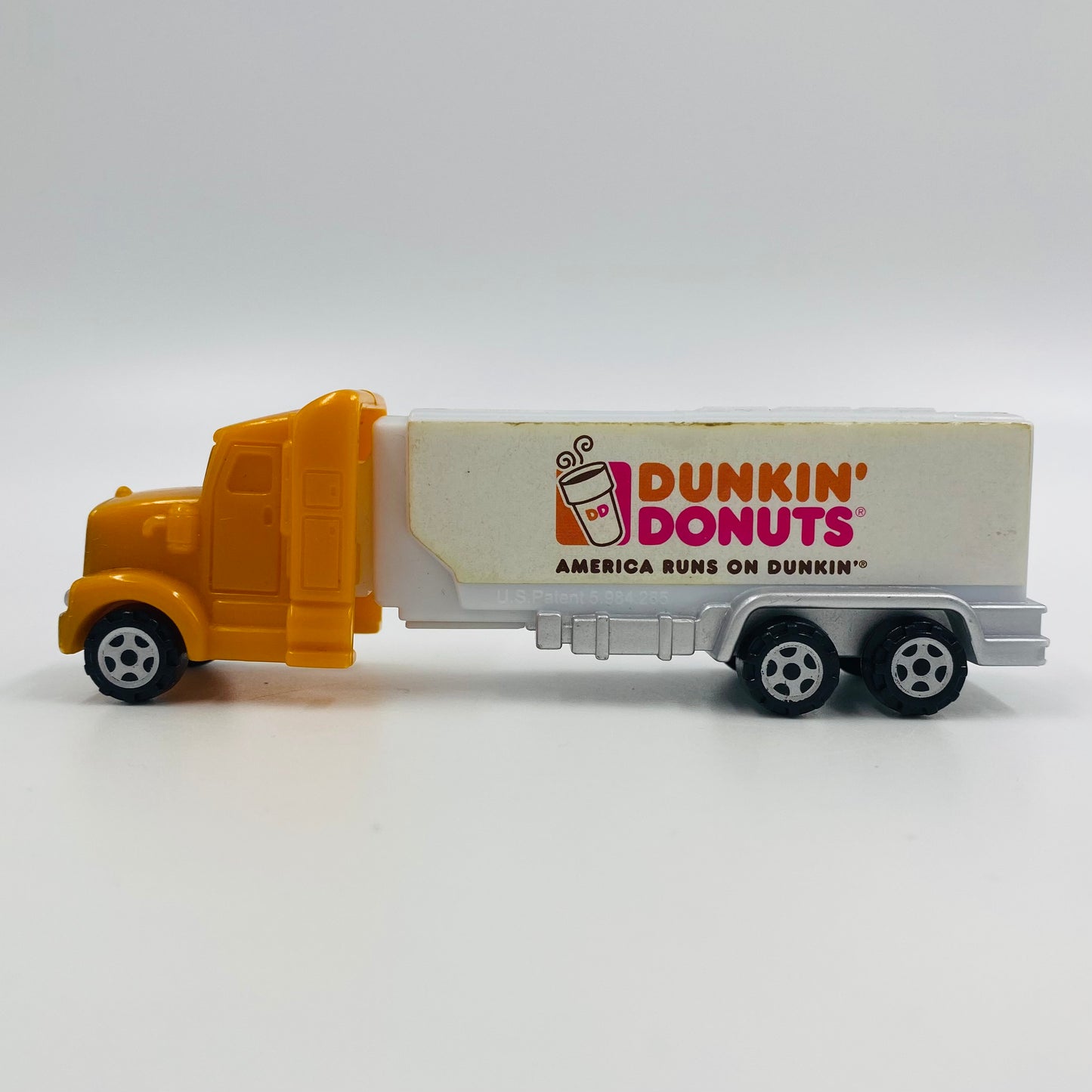 PEZ Trucks Dunkin' Donuts Truck PEZ dispenser (2016) loose 5.9 China