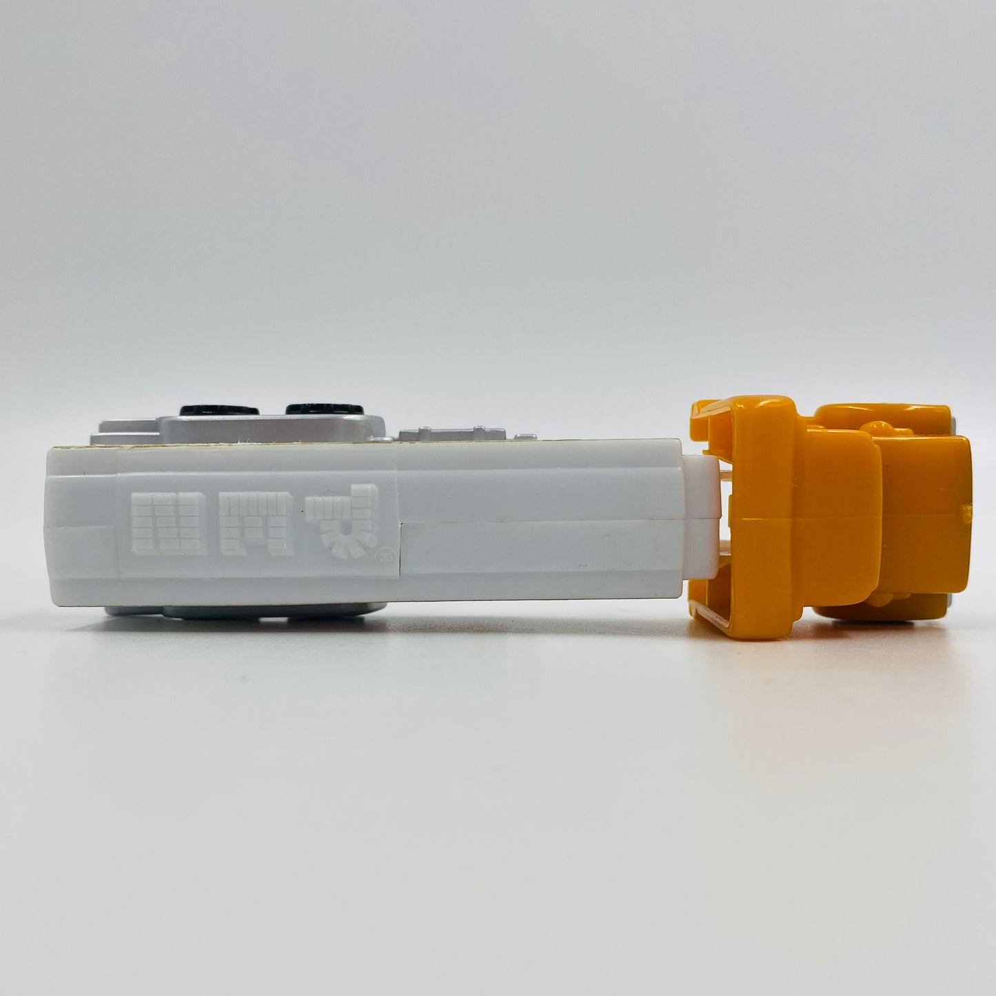 PEZ Trucks Dunkin' Donuts Truck PEZ dispenser (2016) loose 5.9 China