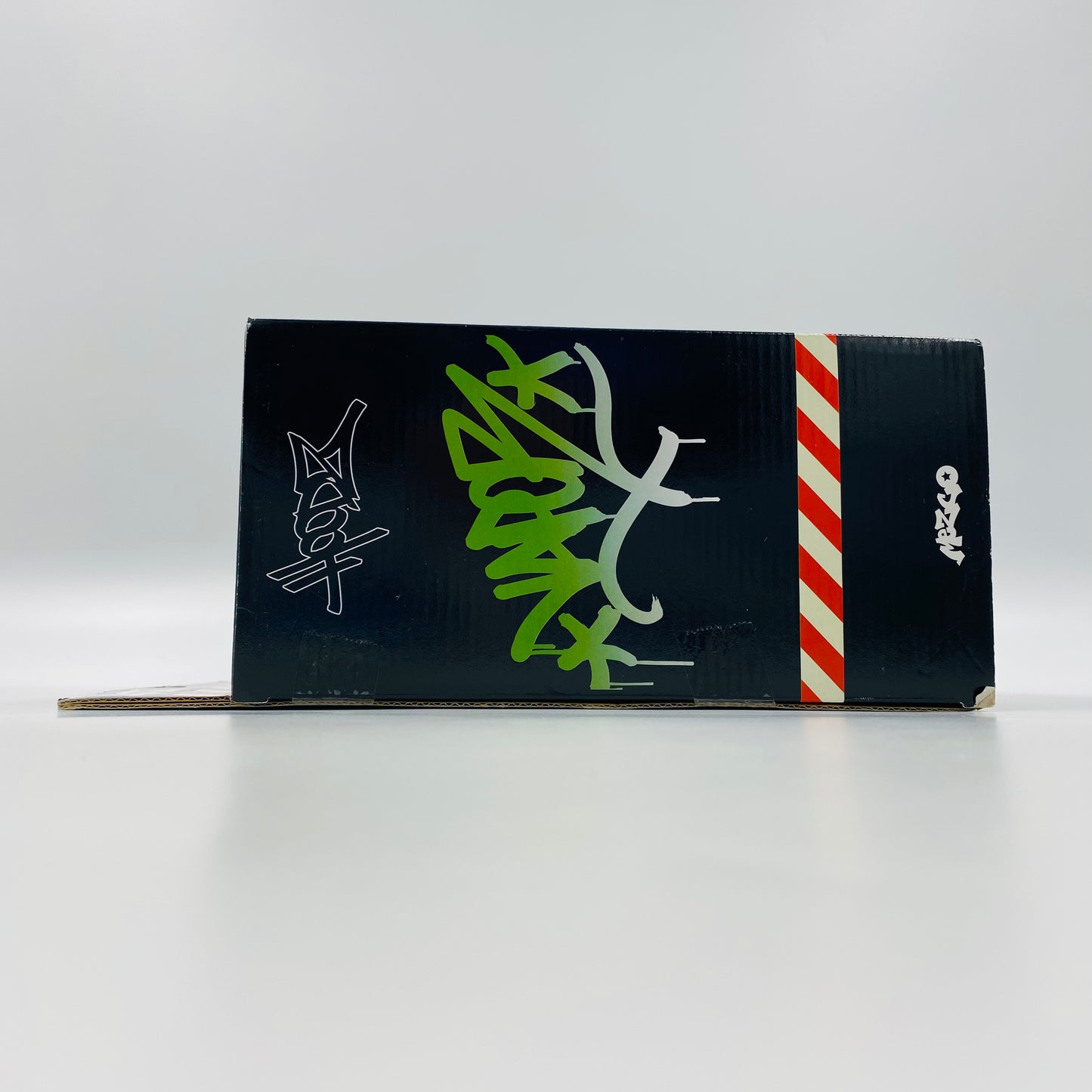 Hoodz 4-piece vinyl action figure set (2002) Mezco