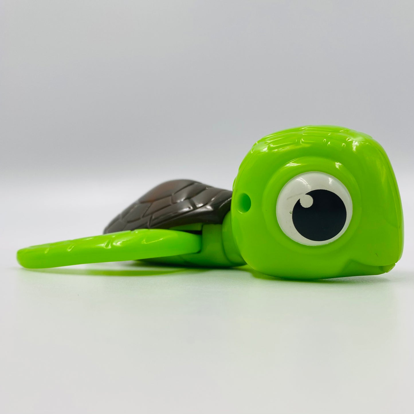 Finding Nemo Squirt the turtle McDonald's Happy Meal toy (2003) loose