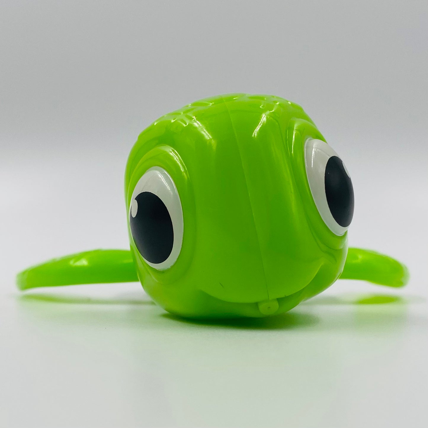 Finding Nemo Squirt the turtle McDonald's Happy Meal toy (2003) loose