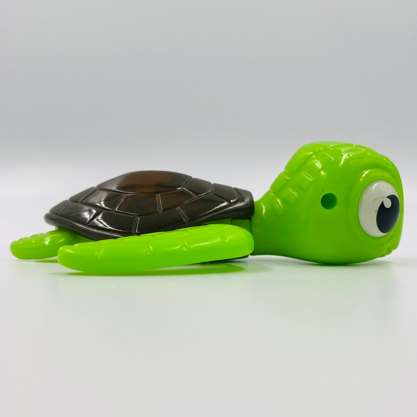 Finding Nemo Squirt the turtle McDonald's Happy Meal toy (2003) loose