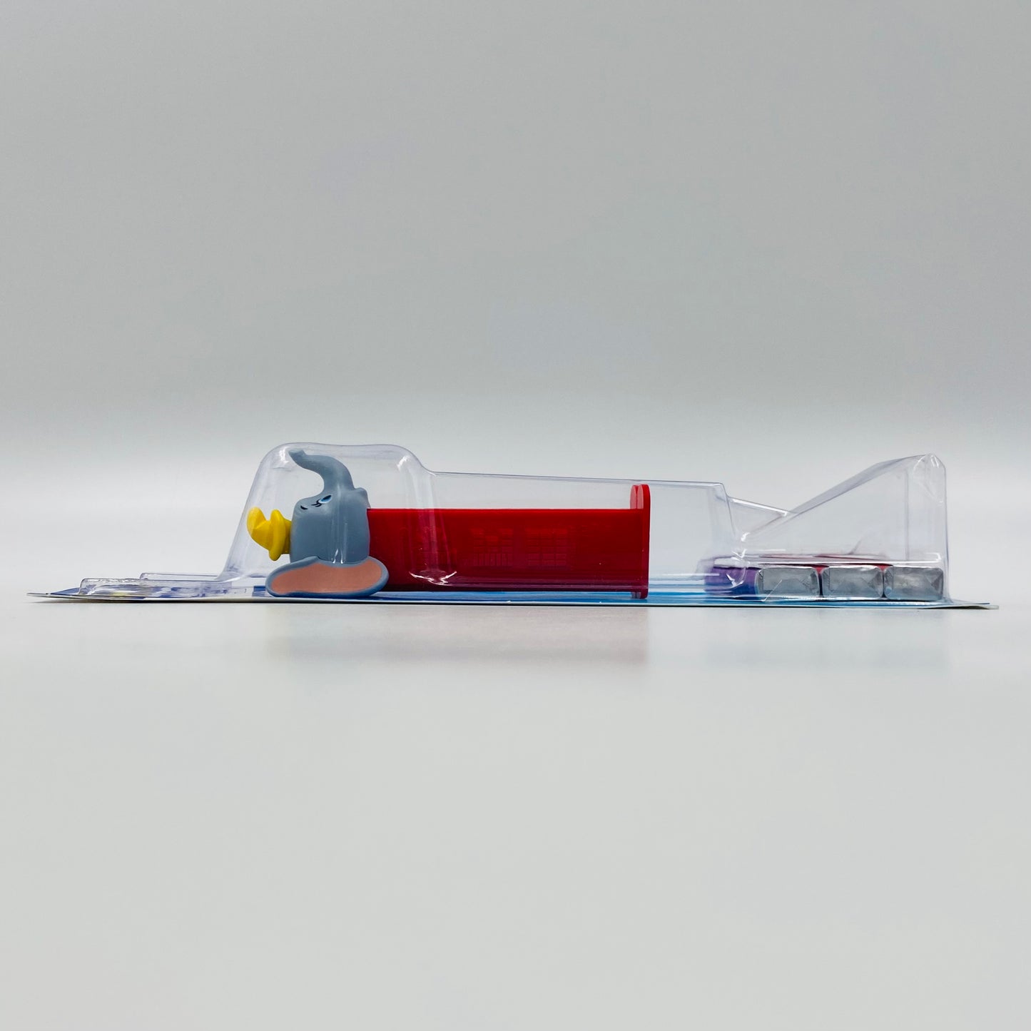 Disney Dumbo PEZ dispenser (2021) carded 7.5 Hungary