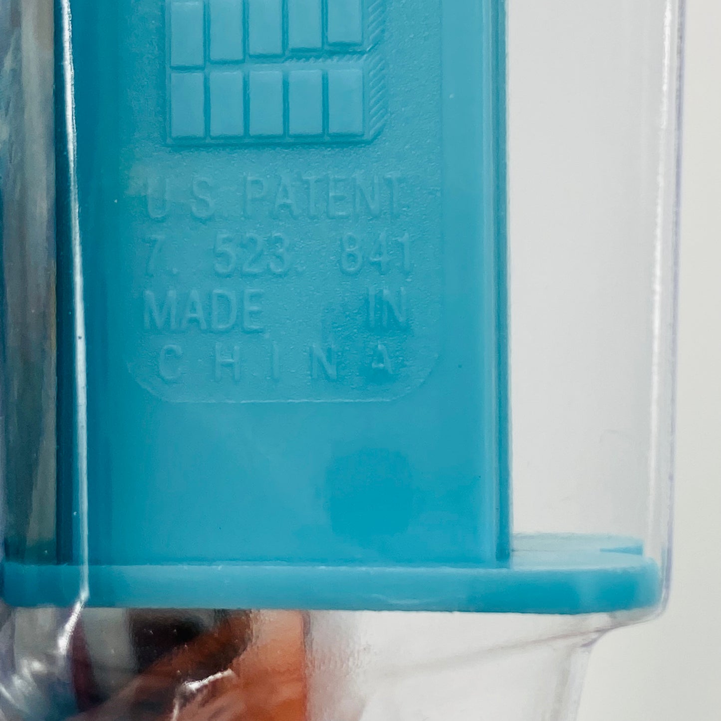 Frozen Elsa PEZ dispenser (2014) carded 7.5 China