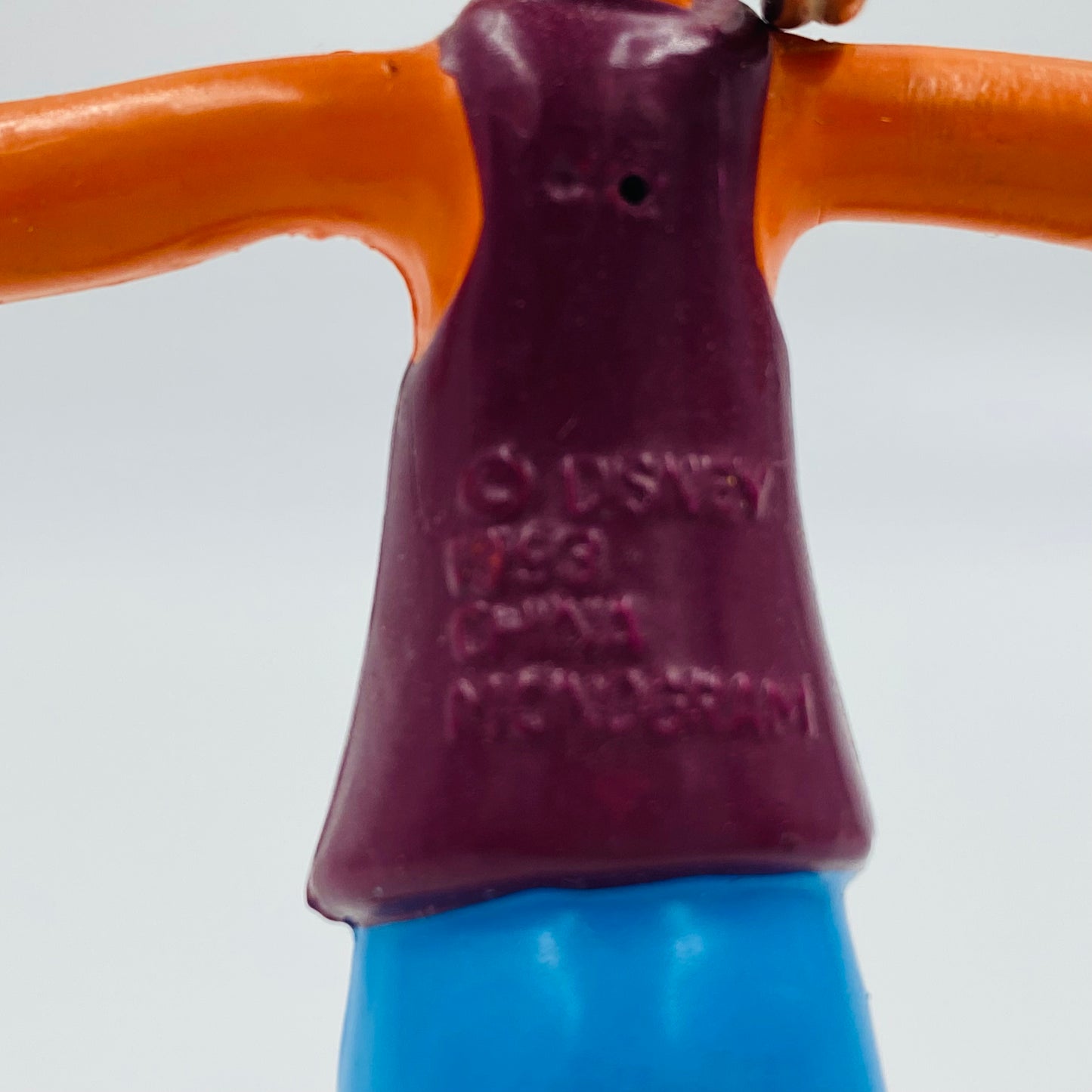 Disney Goofy 4” bendy figurine keychain (1993) Monogram