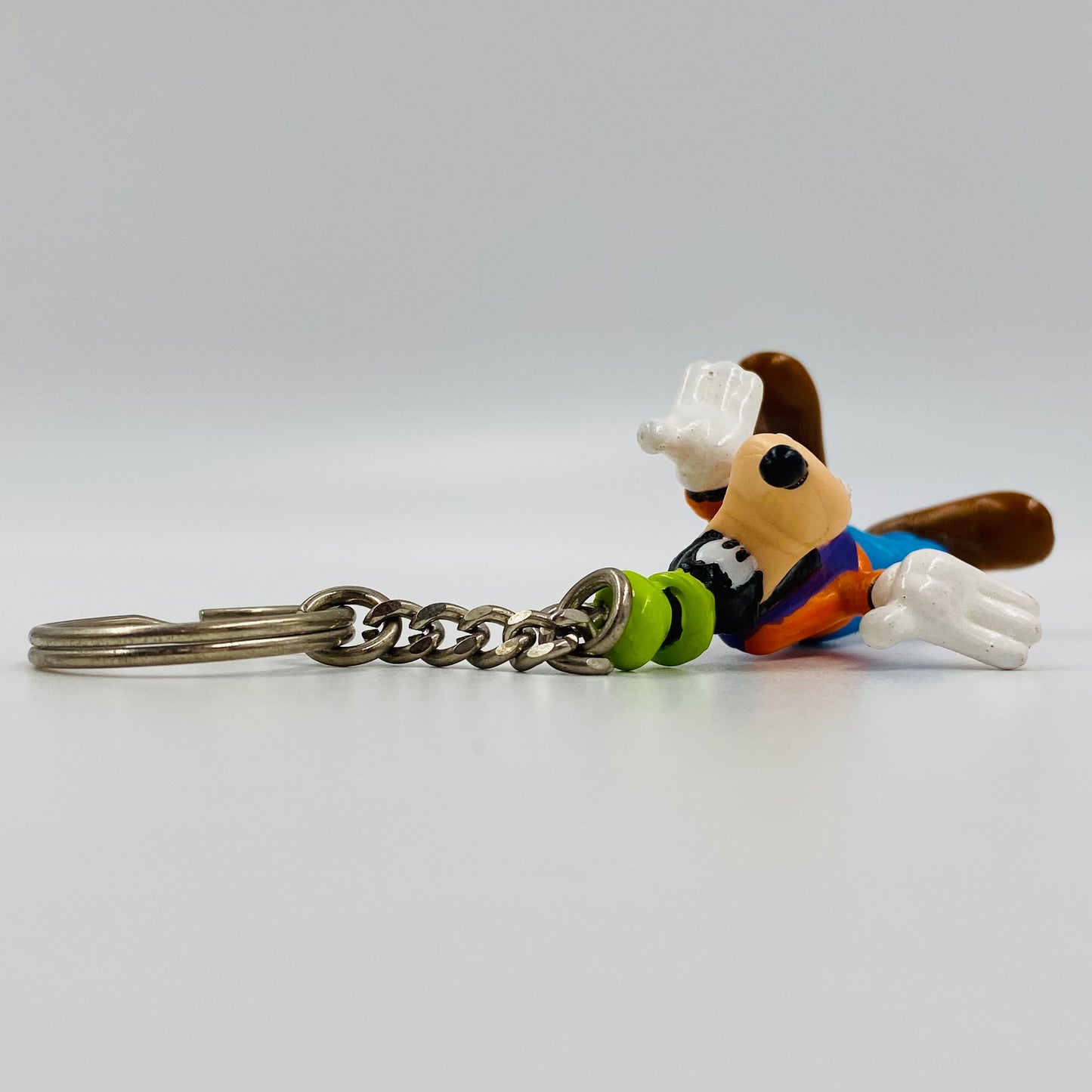 Disney Goofy 2.5" figurine keychain (1990's) Applause