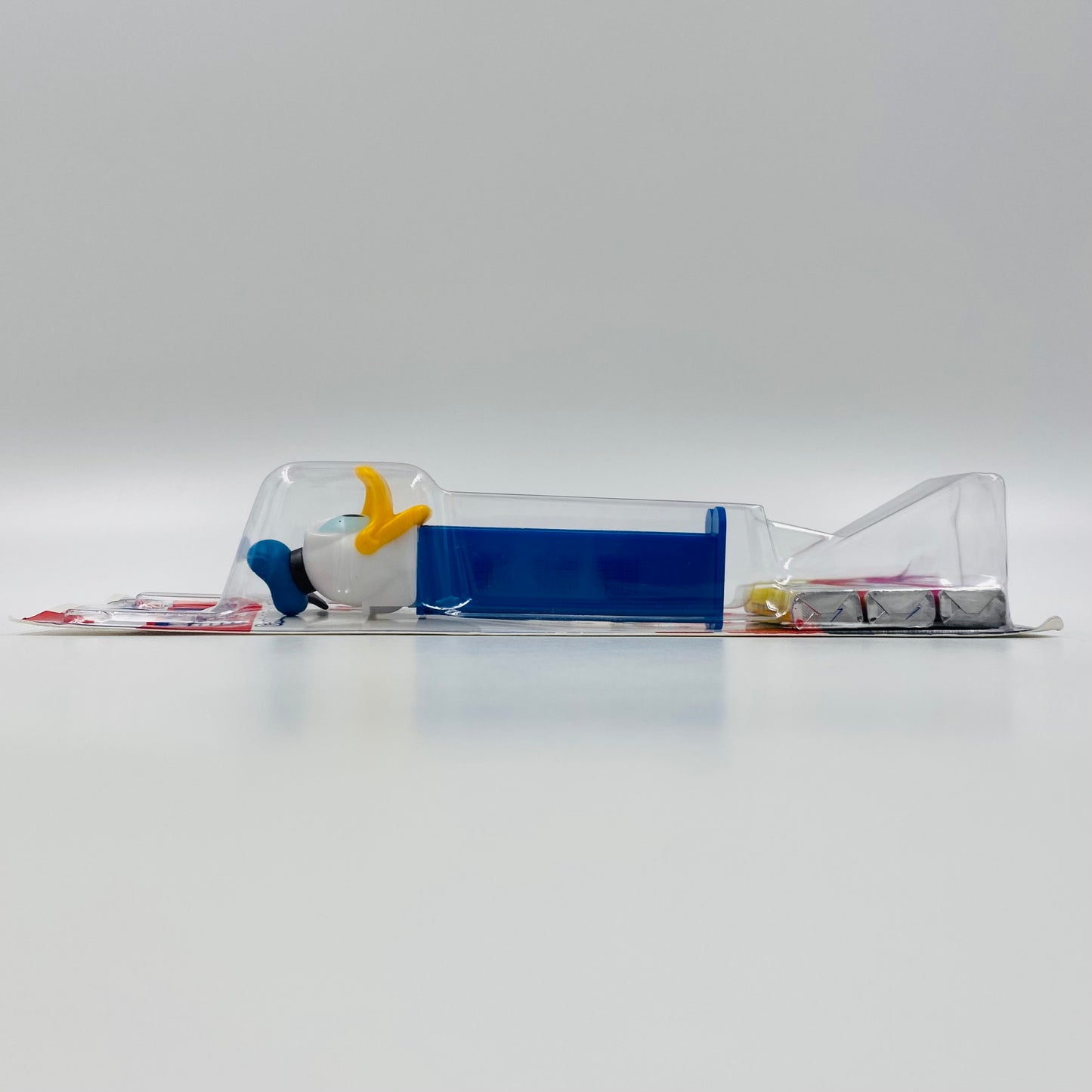 Disney Mickey Mouse & Friends Donald Duck PEZ dispenser (2009) carded 5.9 China