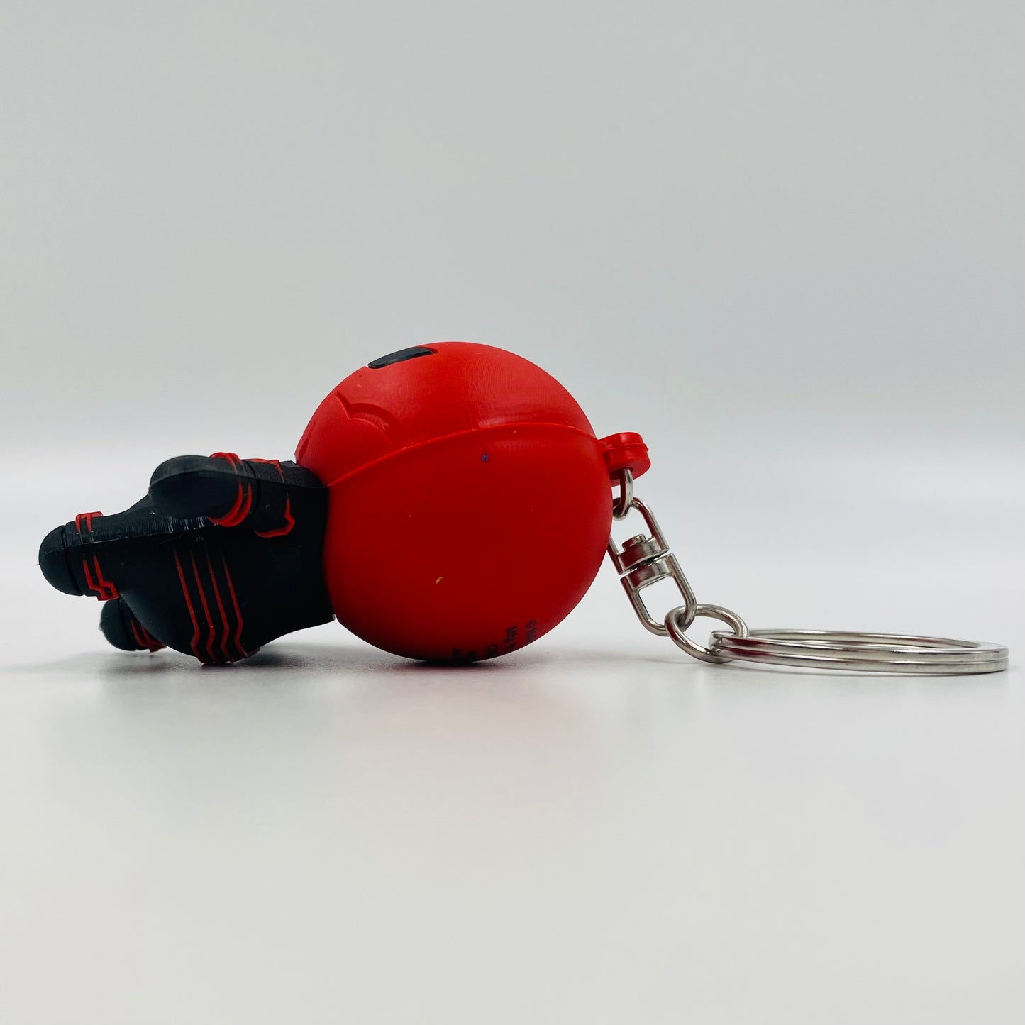 Marvel Collector Keyring Series 4 Red Skull Figural Bag Clip 2.5” keychain (2015) Monogram