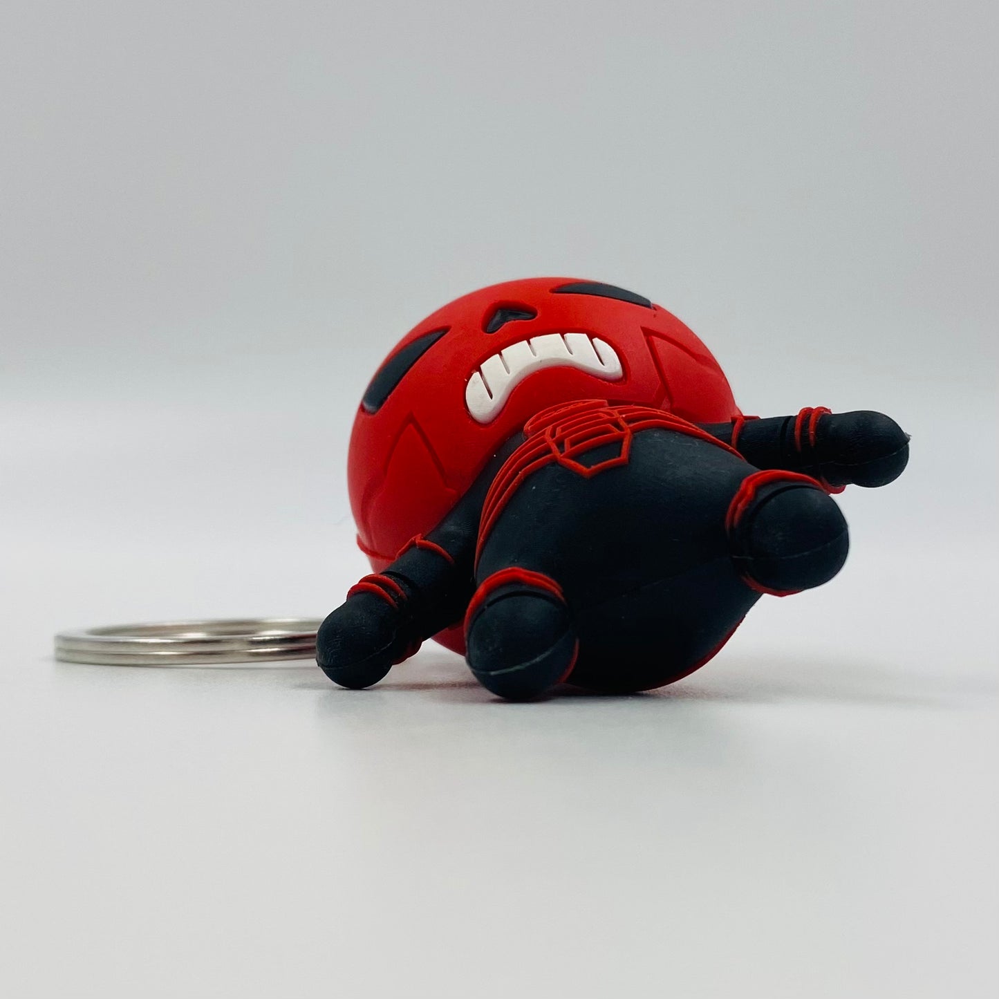 Marvel Collector Keyring Series 4 Red Skull Figural Bag Clip 2.5” keychain (2015) Monogram