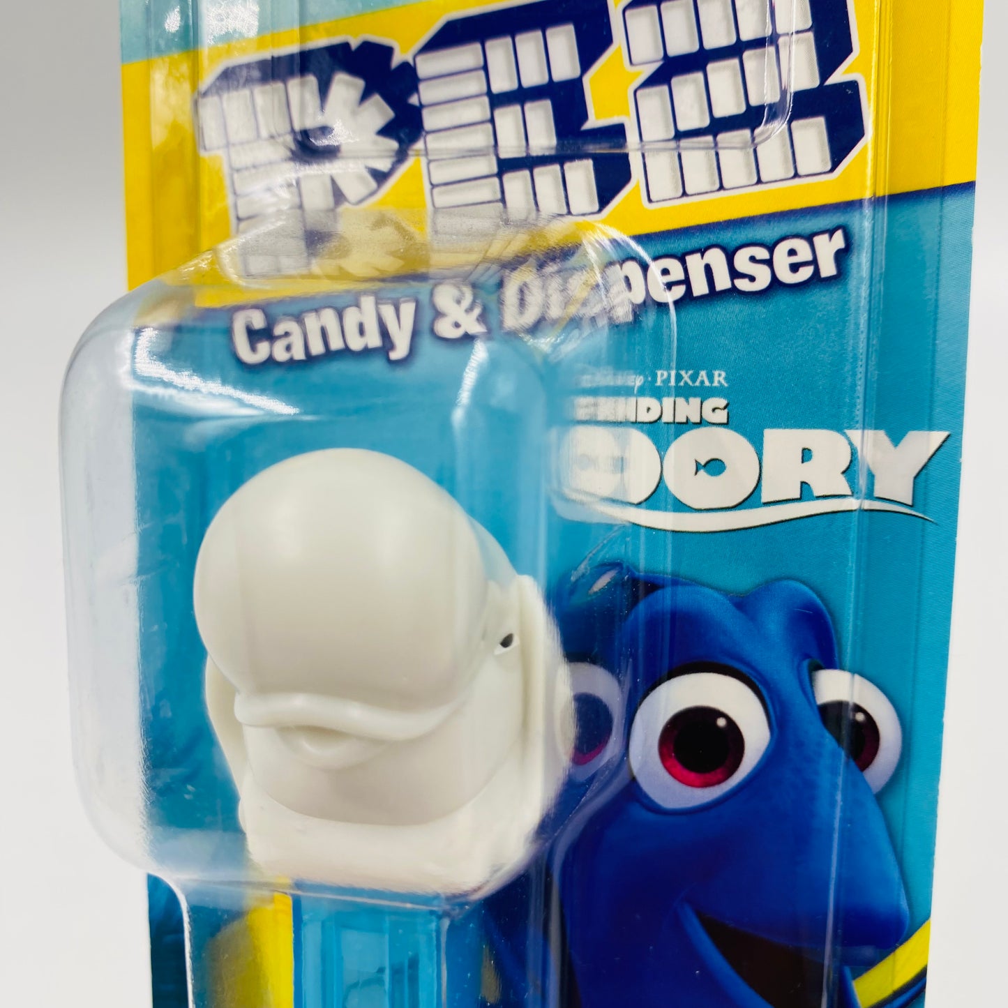 Finding Dory Bailey Beluga clear stem PEZ dispenser (2016) carded 7.5 China