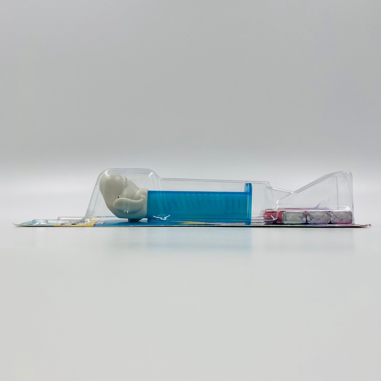 Finding Dory Bailey Beluga clear stem PEZ dispenser (2016) carded 7.5 China