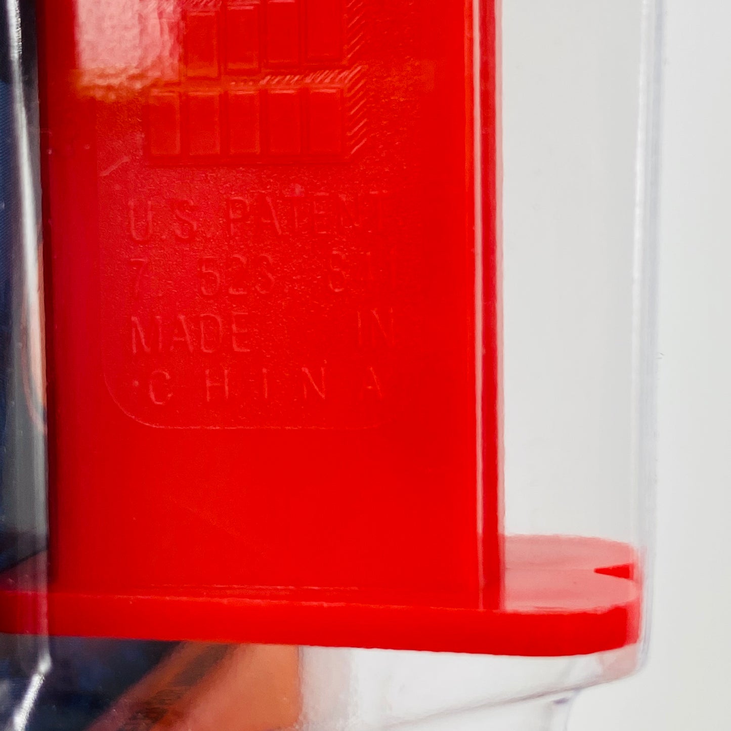 Finding Dory Bailey Beluga PEZ dispenser (2016) carded 7.5 China