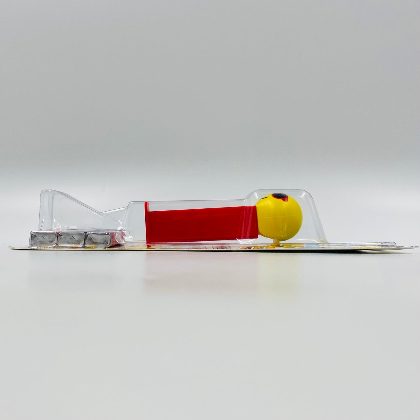 PEZemojis Chillin PEZ dispenser (2017) carded 7.5 Hungary