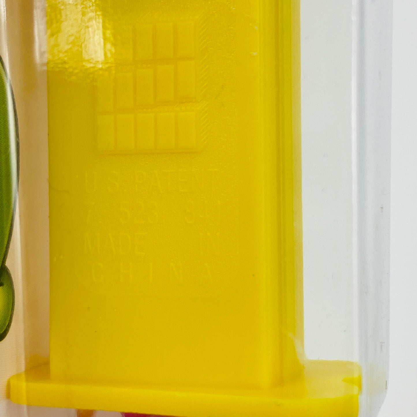 Shopkins Apple Blossom PEZ dispenser (2018) carded 7.5 China
