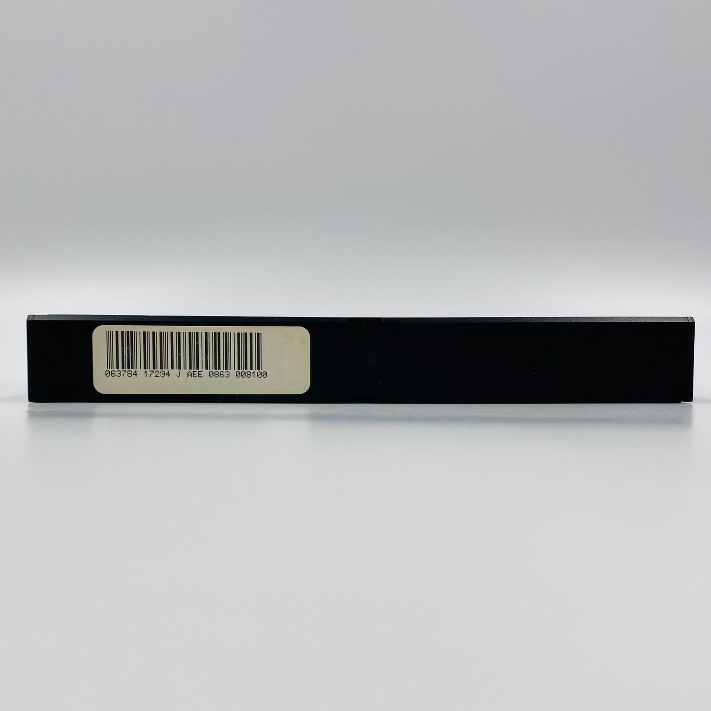 12 Monkeys widescreen edition VHS tape with window decal/sticker (1997) Universal