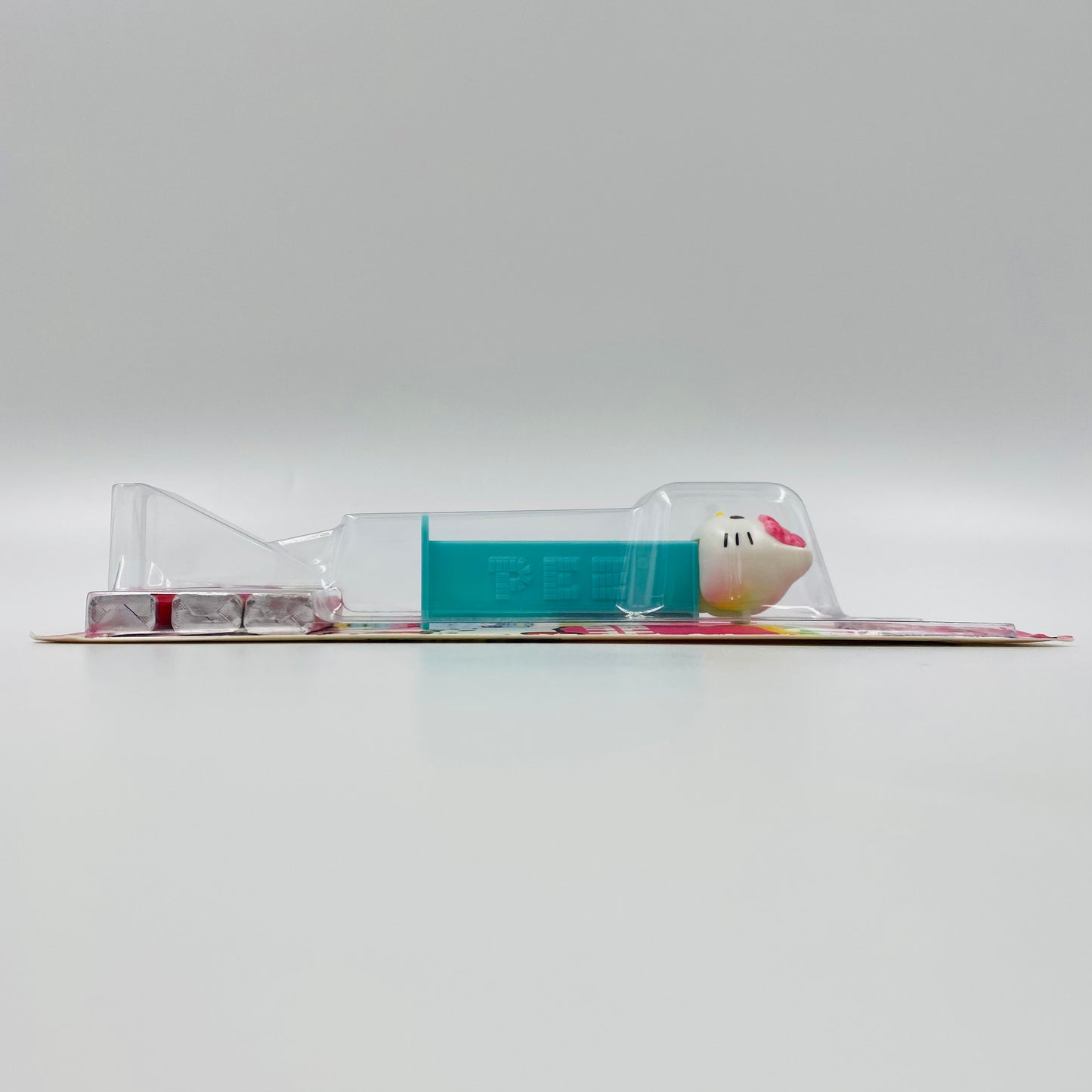 Hello Kitty Hawaiian Hello Kitty PEZ dispenser (2009) carded 7.5 Hungary