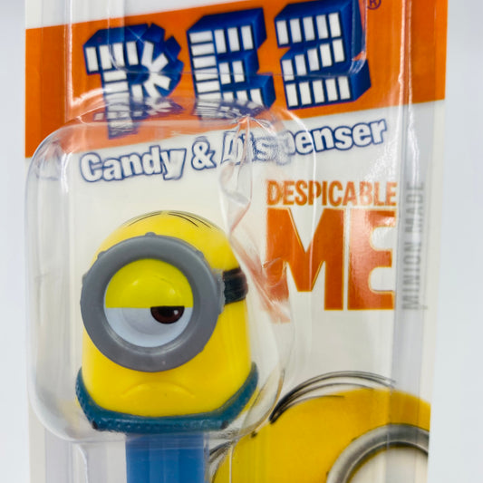 Despicable Me Minion Stuart PEZ dispenser (2015) carded 5.9 China
